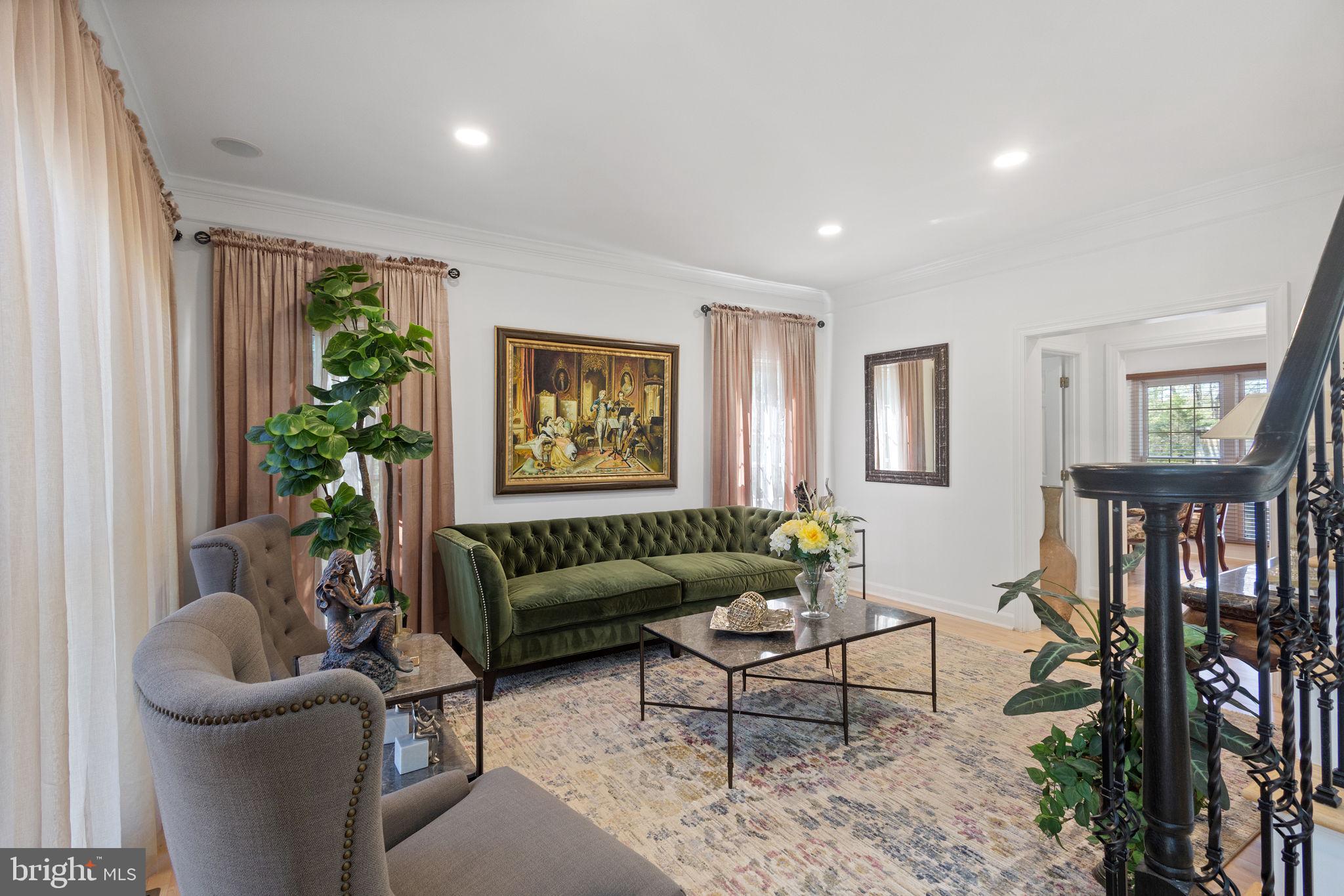 FOREST MANOR - Residential