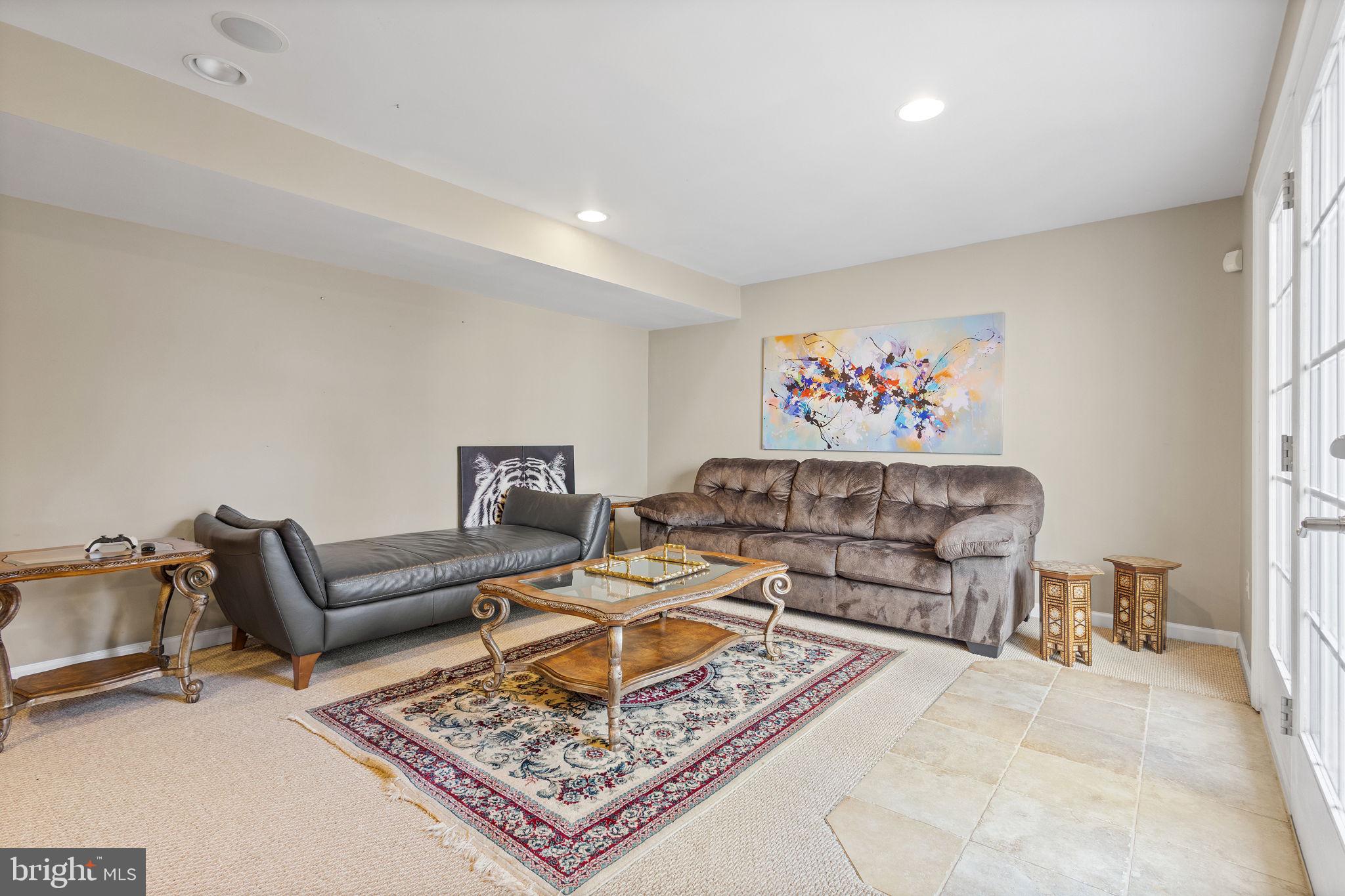 FOREST MANOR - Residential