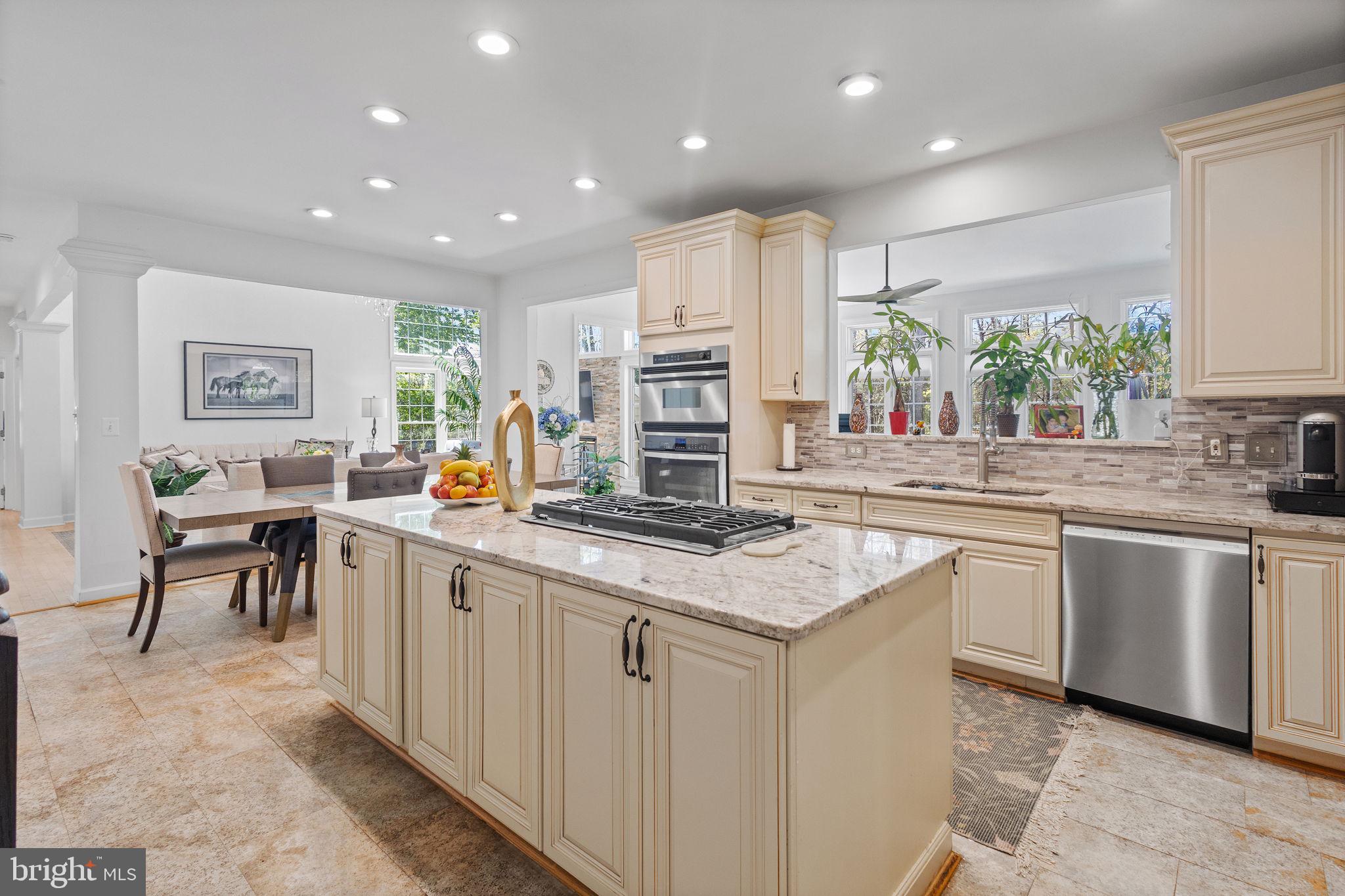 FOREST MANOR - Residential