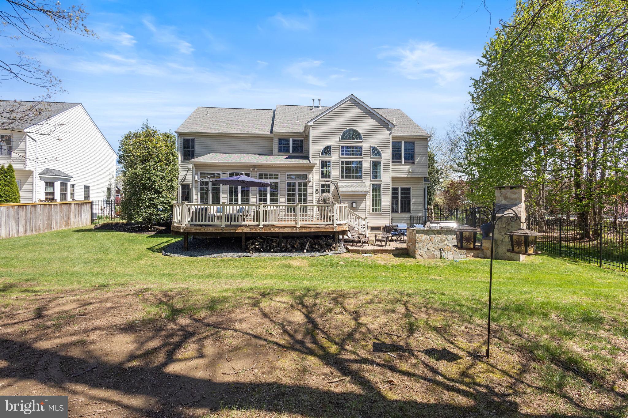 FOREST MANOR - Residential