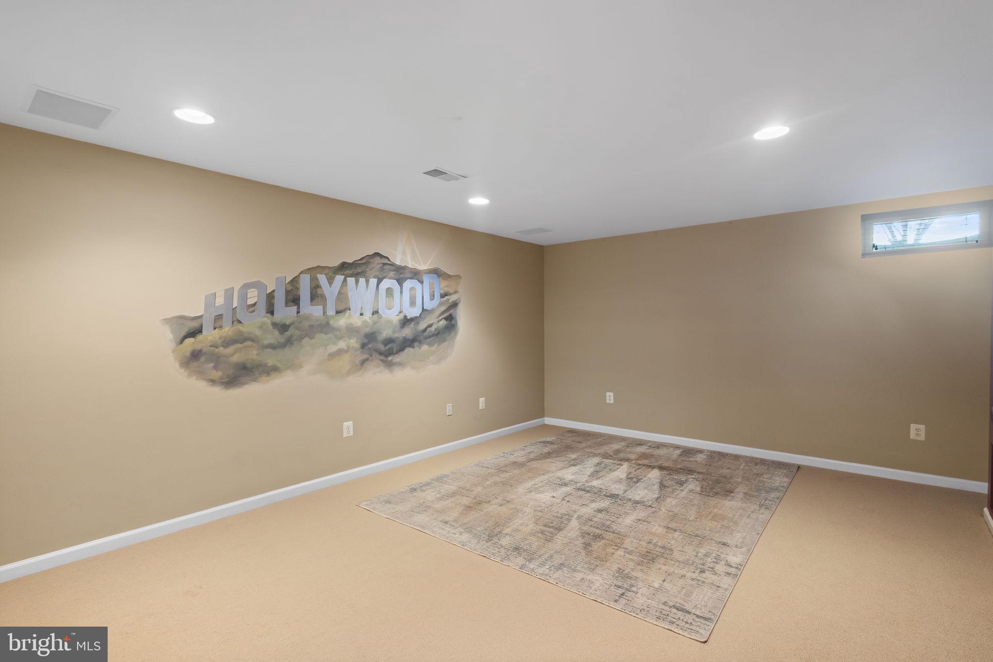 FOREST MANOR - Residential