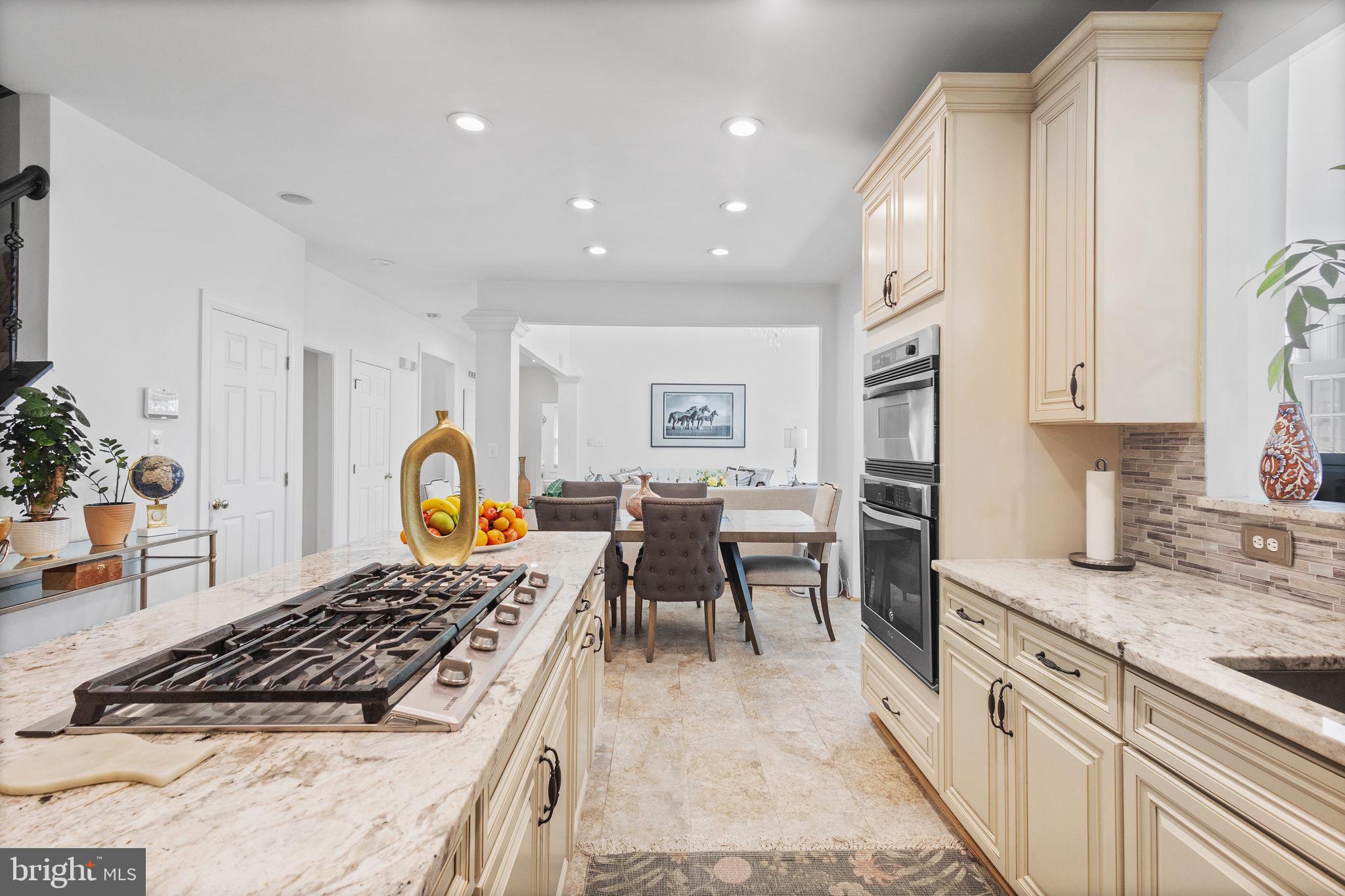 FOREST MANOR - Residential