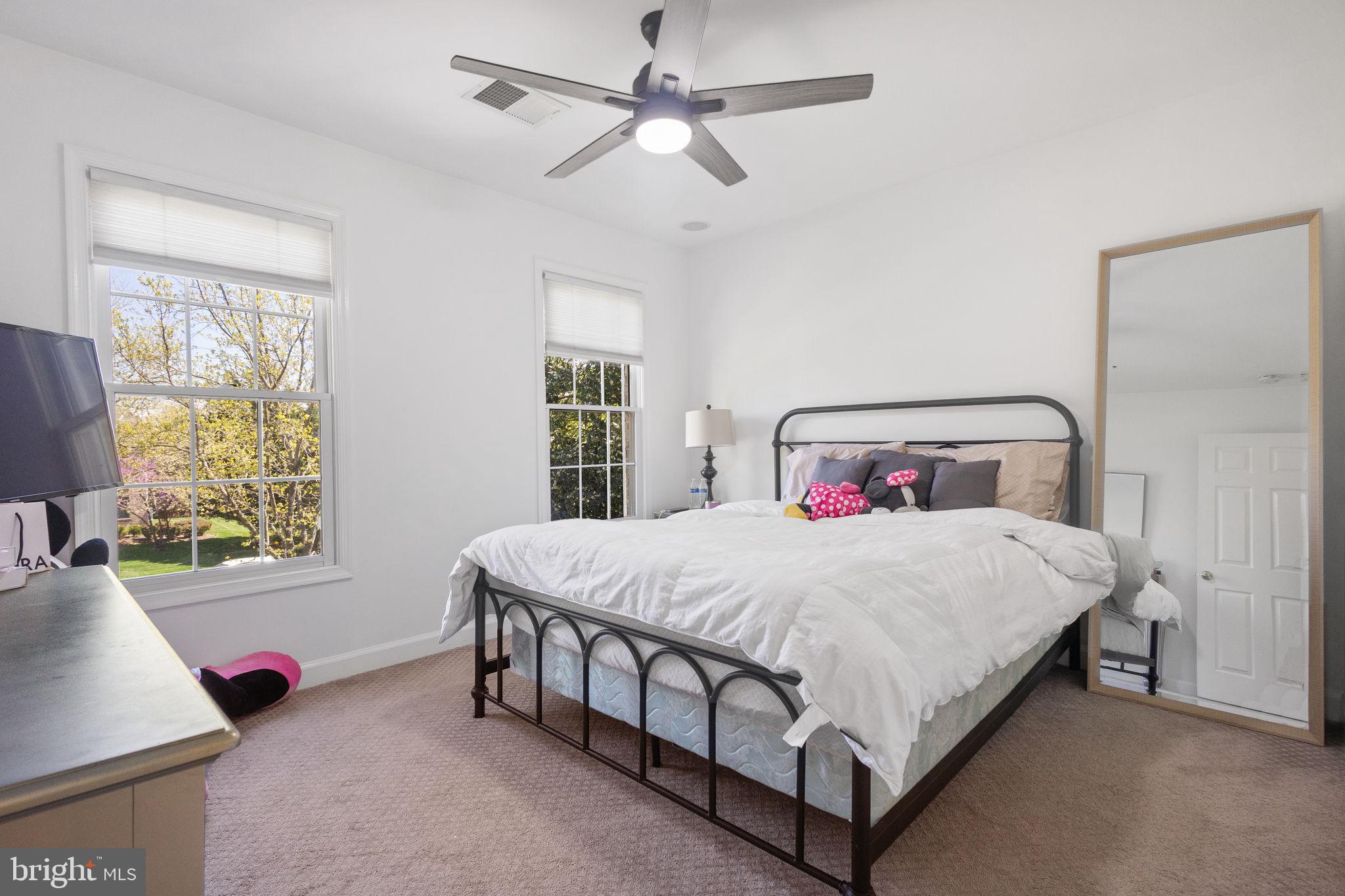 FOREST MANOR - Residential