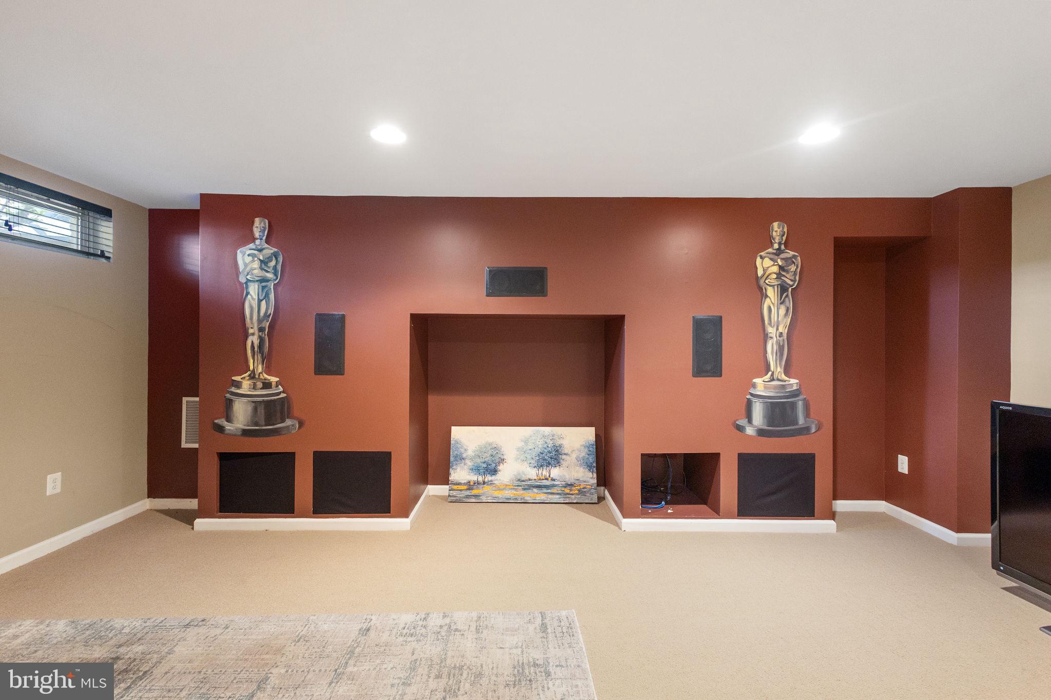 FOREST MANOR - Residential