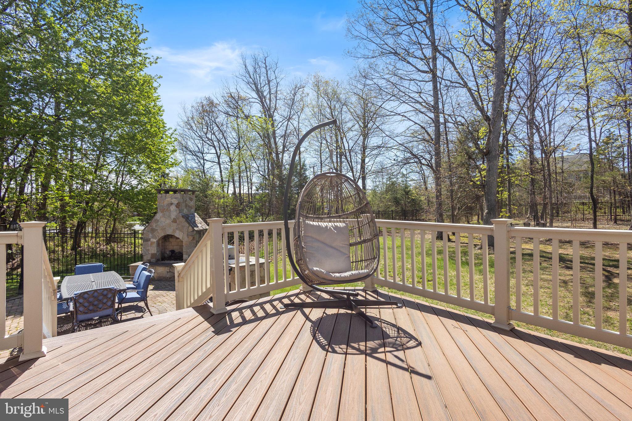 FOREST MANOR - Residential