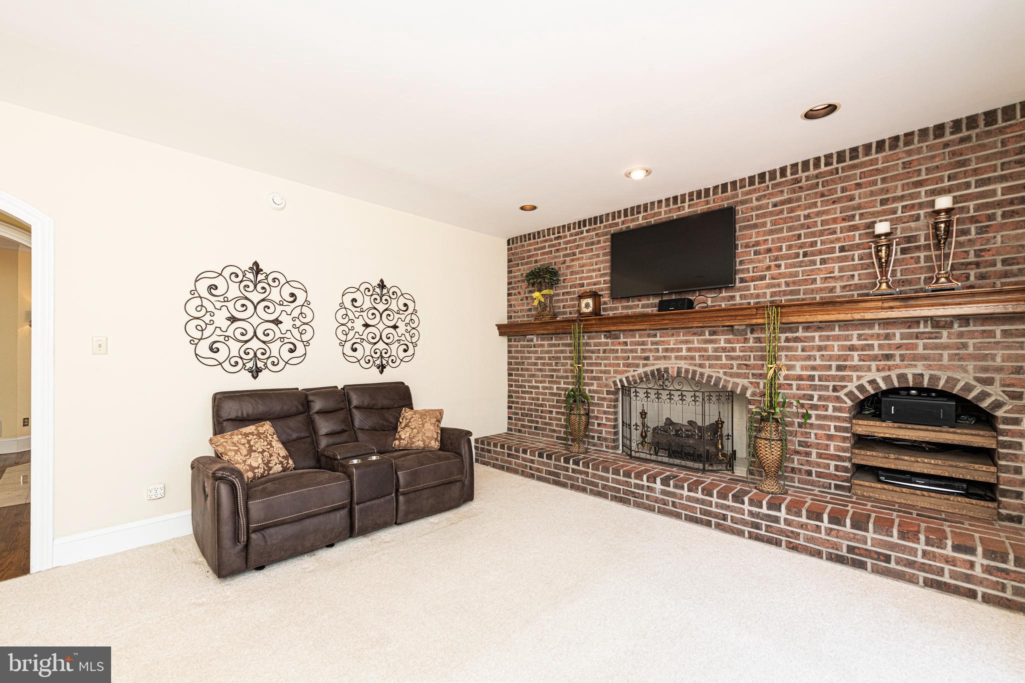 TARLETON ESTATES - Residential