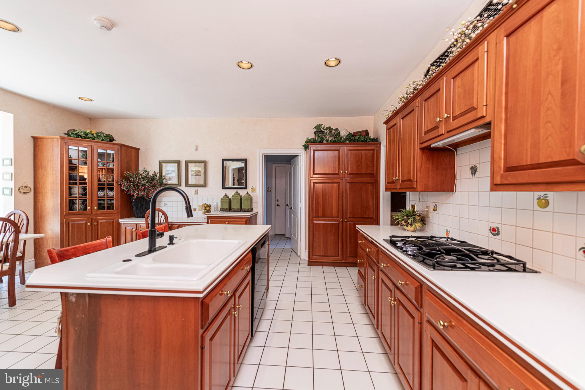 TARLETON ESTATES - Residential