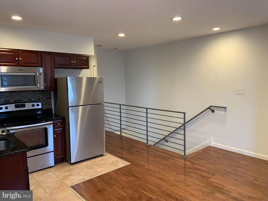 Spacious 2 bedrooms and 2 full bathroom is available now. Located on the 3rd floor, featuring sunny filled Livingroom, modern kithchen, Harwood floor throughout, one master bedroom with full bathroom, closet spaces. Central A/C, washer/dryer. no pets.