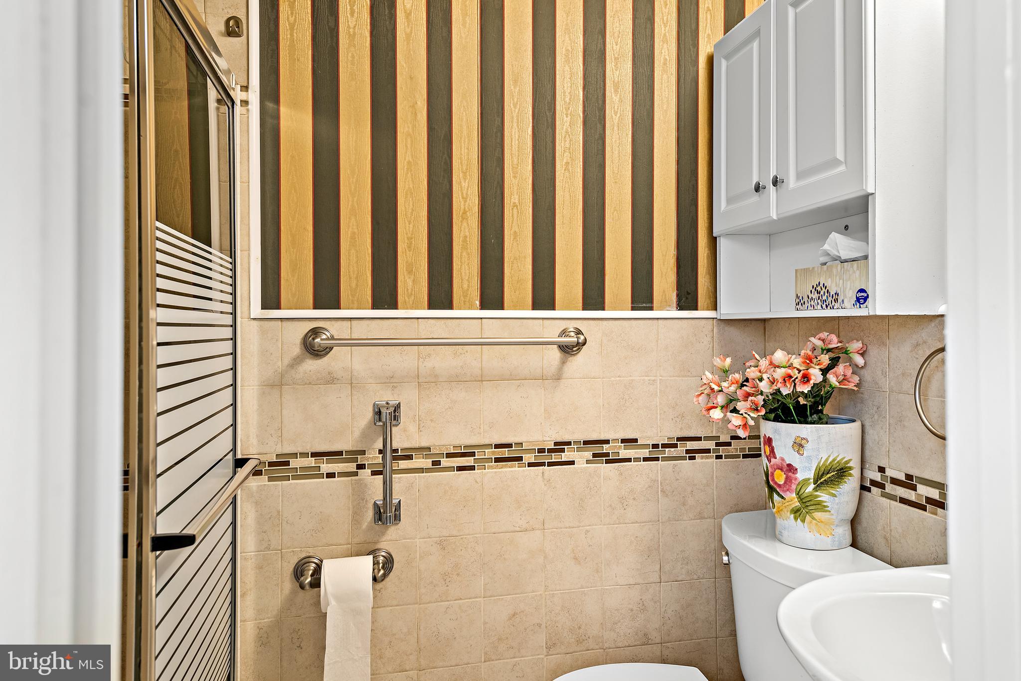 THE PROVINCES - Residential