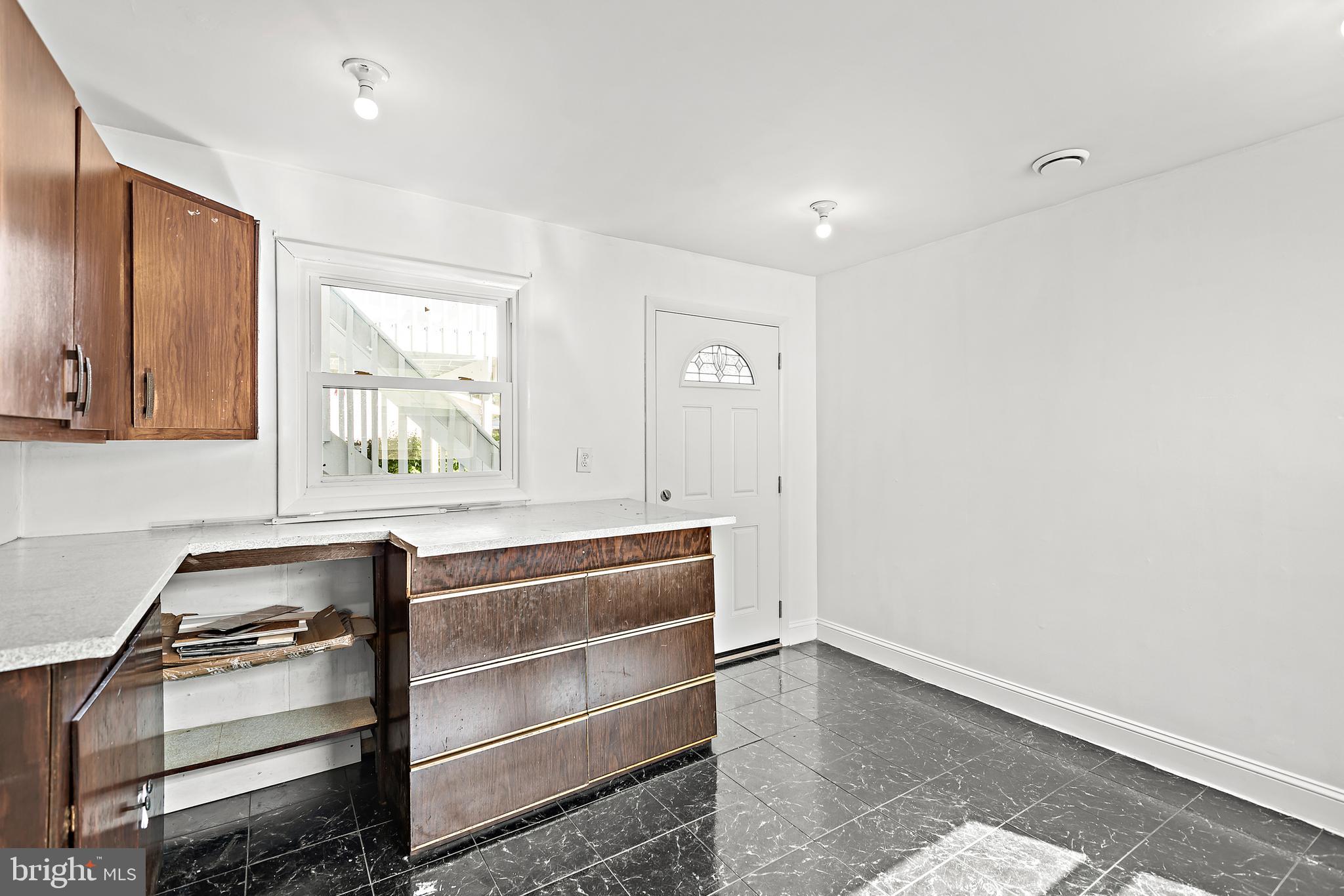 THE PROVINCES - Residential