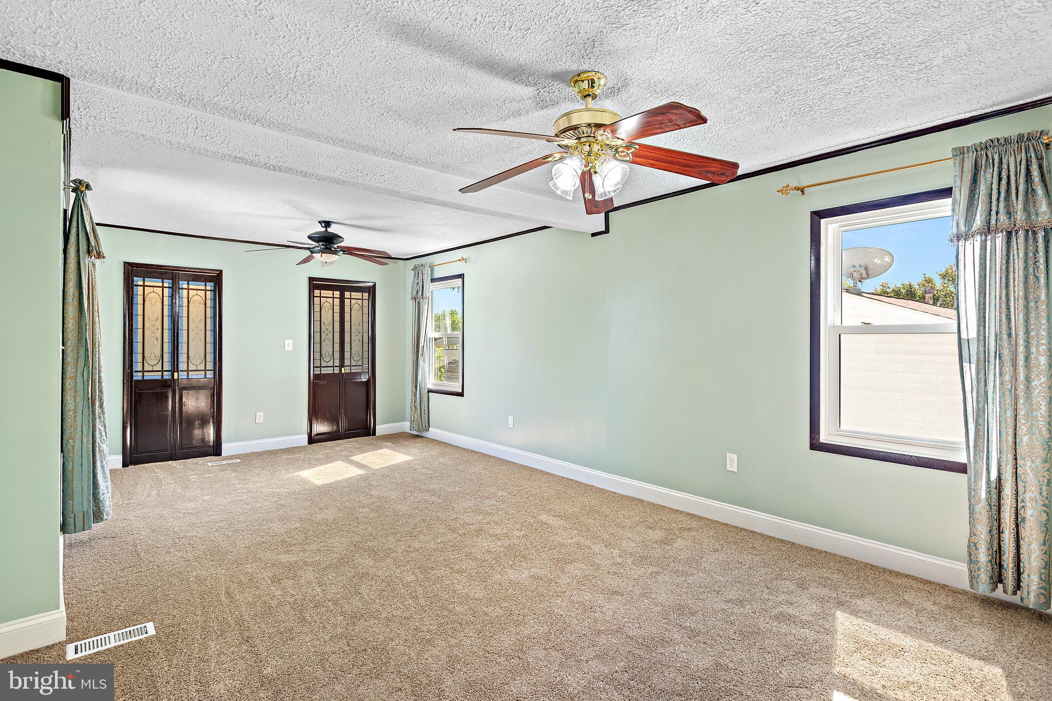 THE PROVINCES - Residential