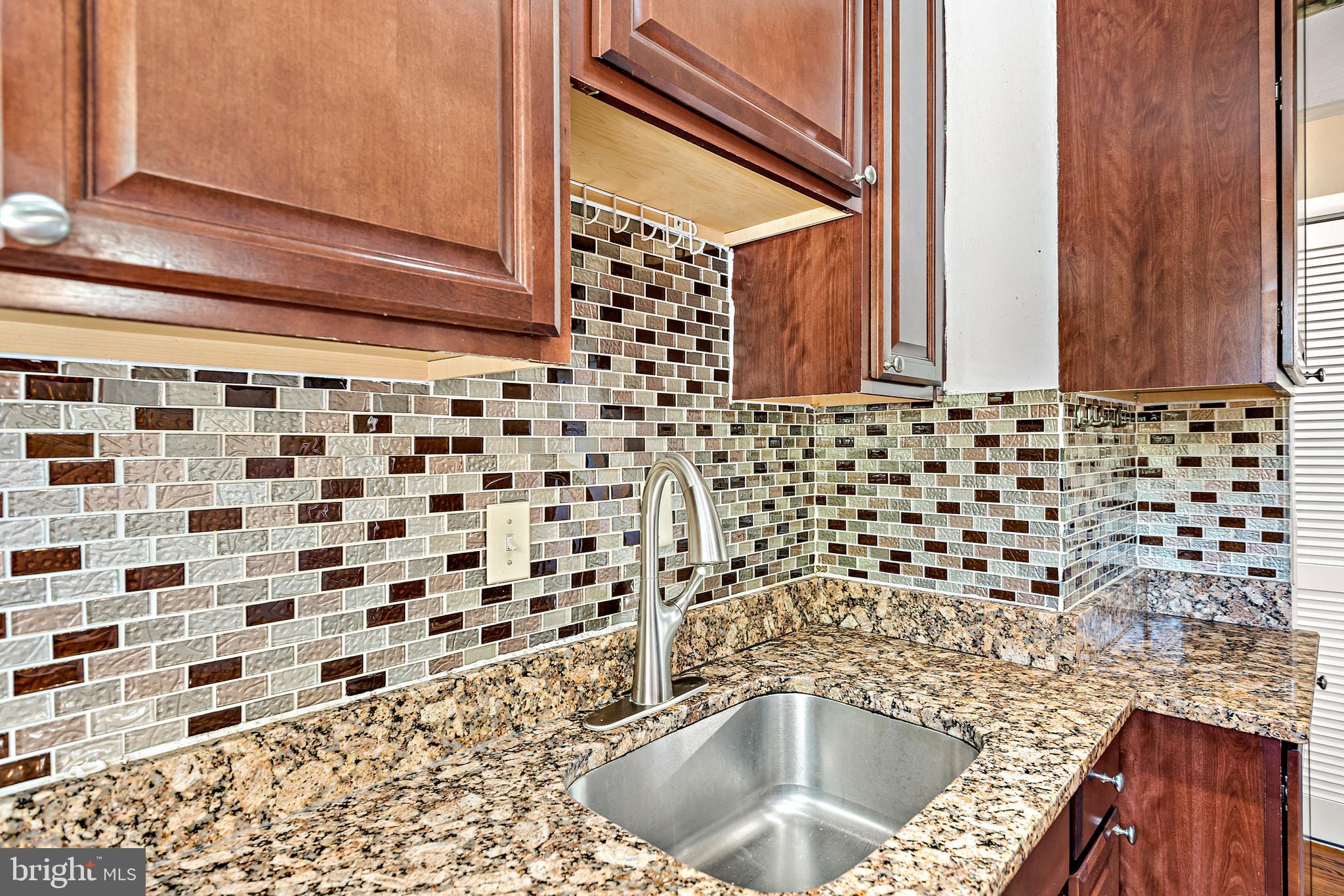 THE PROVINCES - Residential