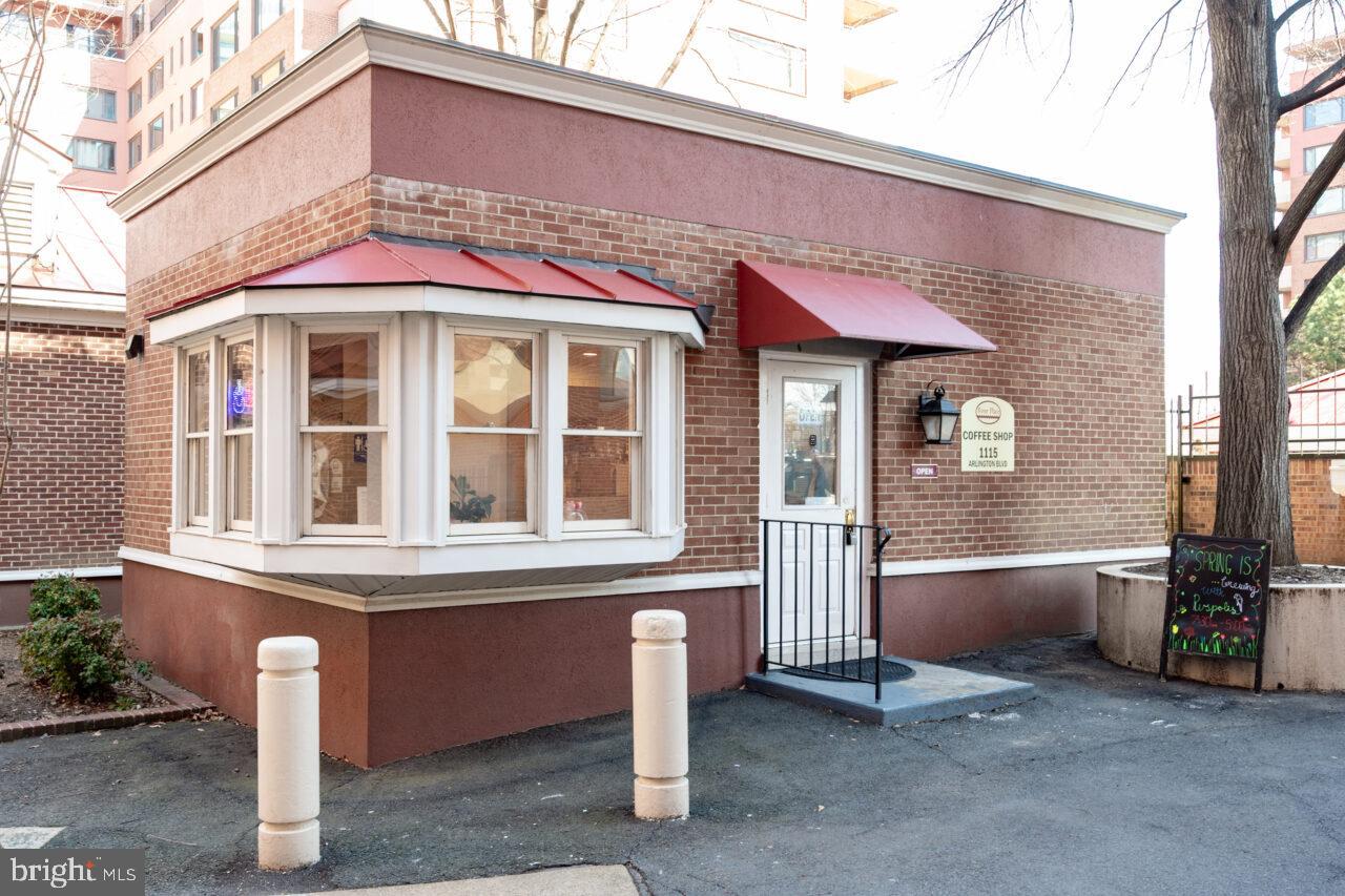 RIVER PLACE - Residential Lease