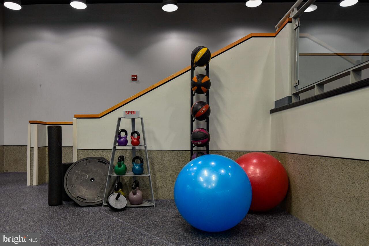 RIVER PLACE - Residential Lease