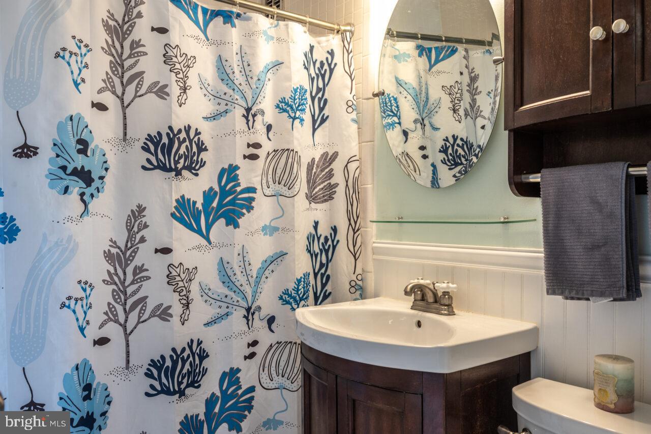 RIVER PLACE - Residential Lease