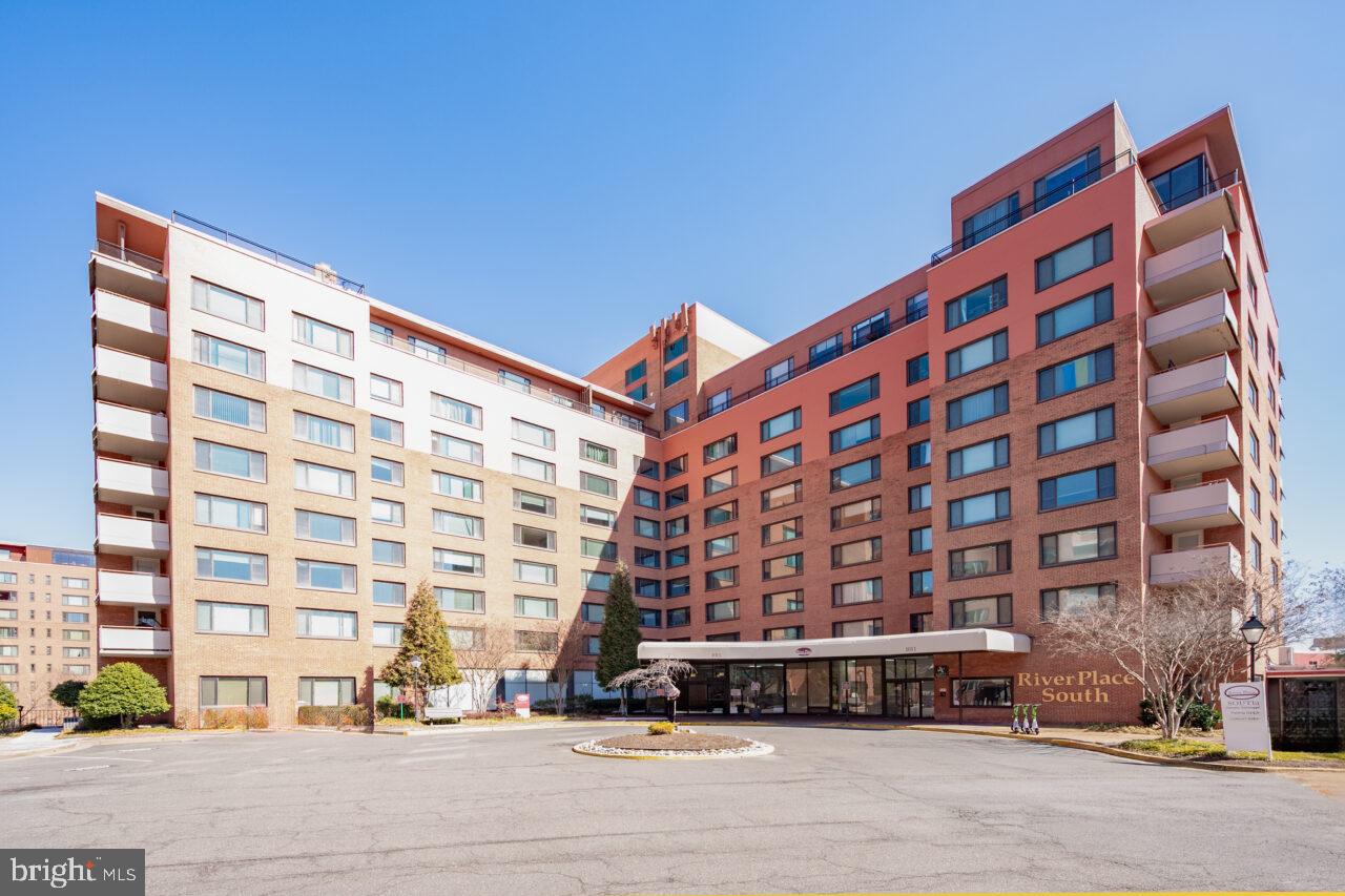 RIVER PLACE - Residential Lease