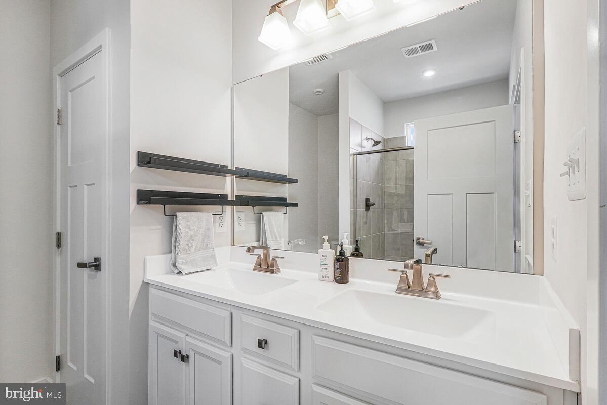 WESTCHESTER SQUARE - Residential Lease