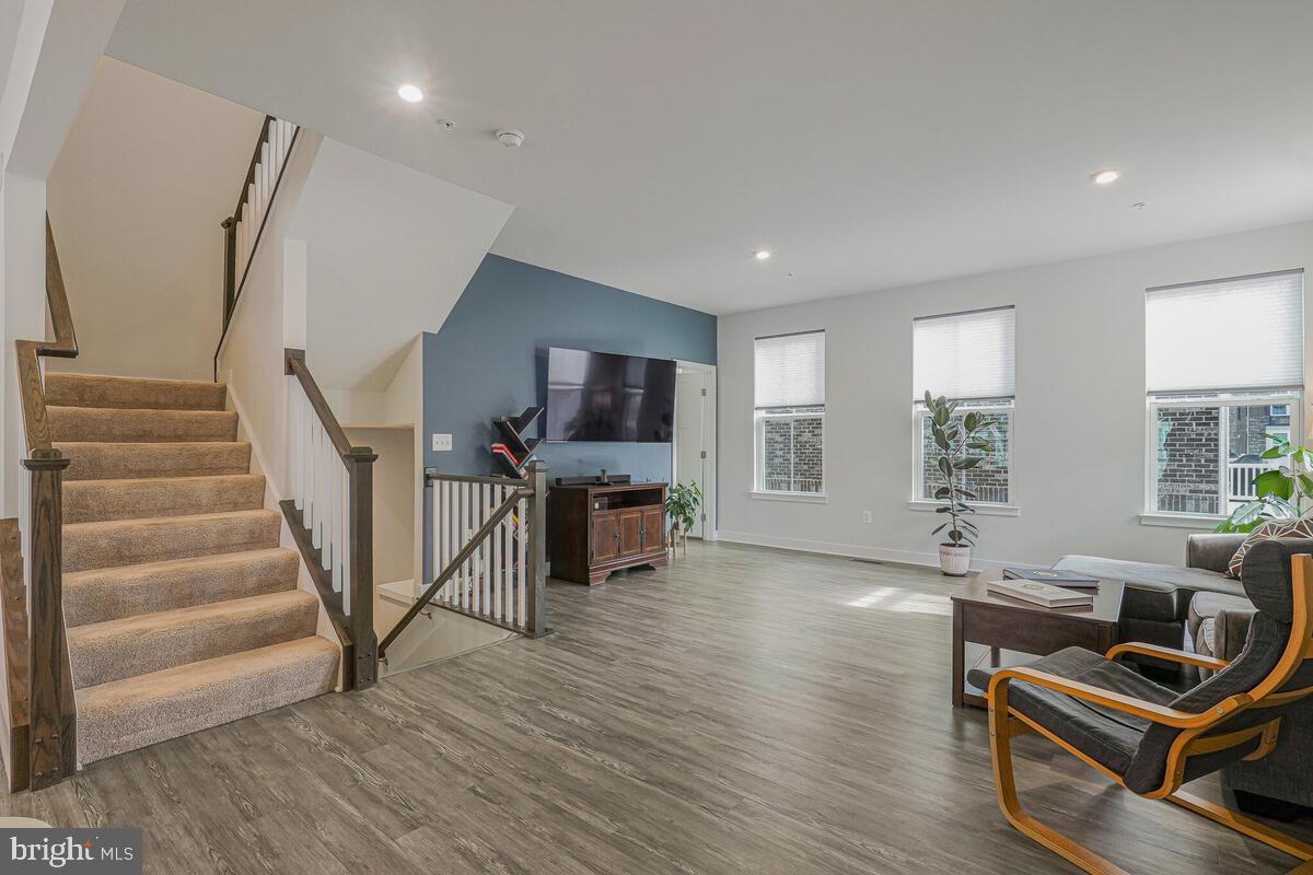 WESTCHESTER SQUARE - Residential Lease