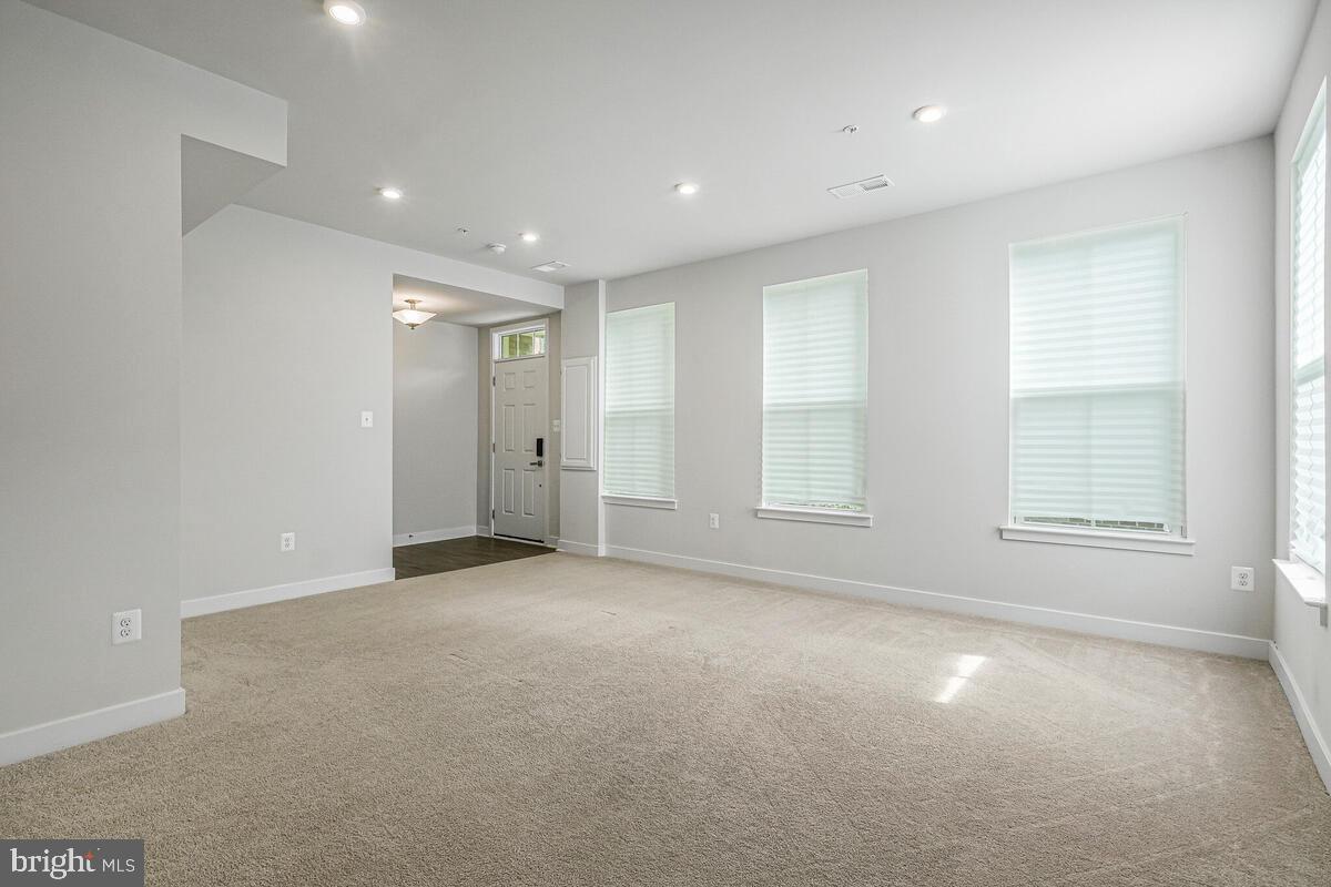 WESTCHESTER SQUARE - Residential Lease