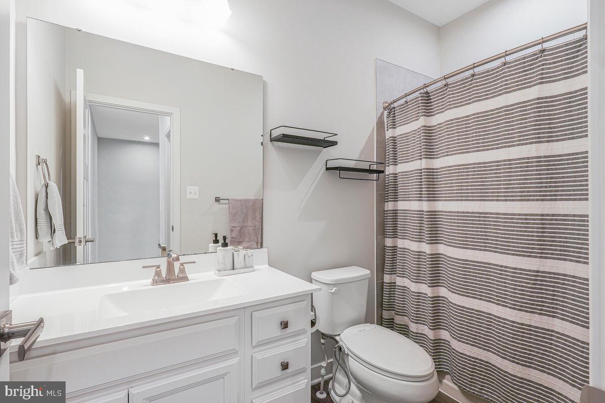 WESTCHESTER SQUARE - Residential Lease