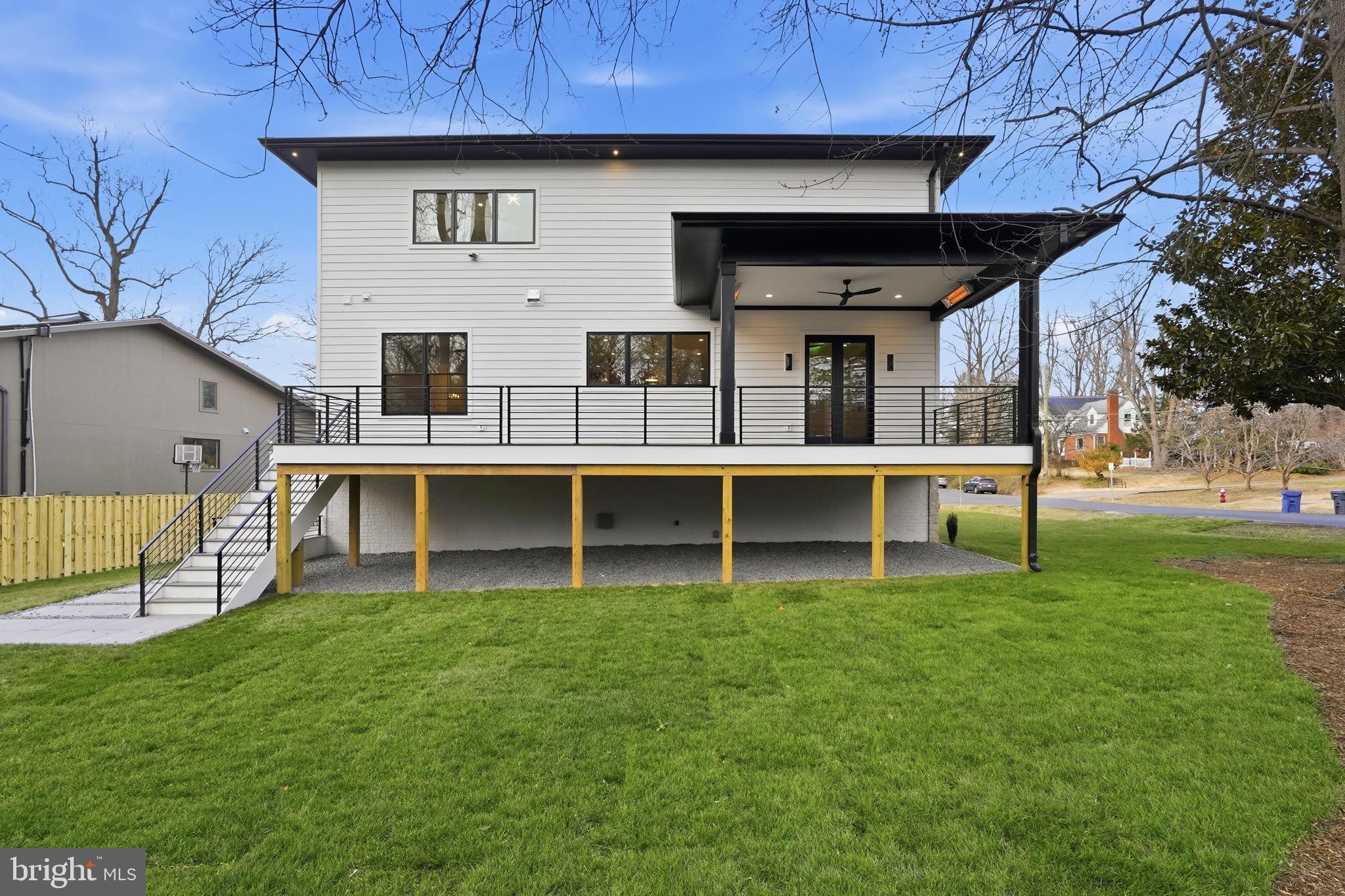 WESTHAMPTON - Residential