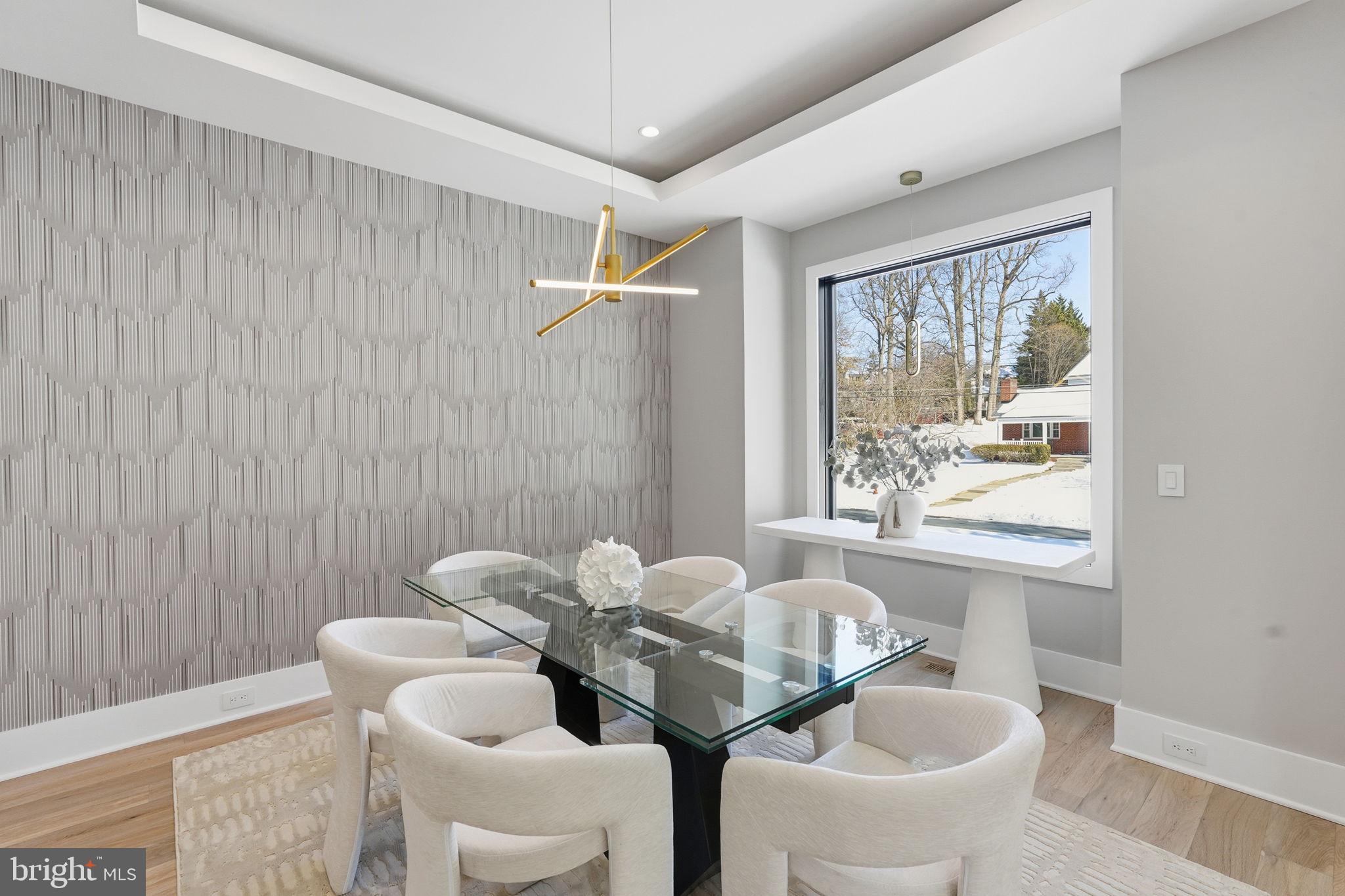 WESTHAMPTON - Residential