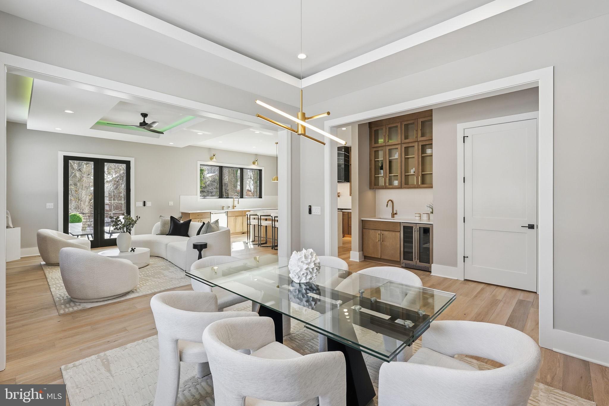 WESTHAMPTON - Residential