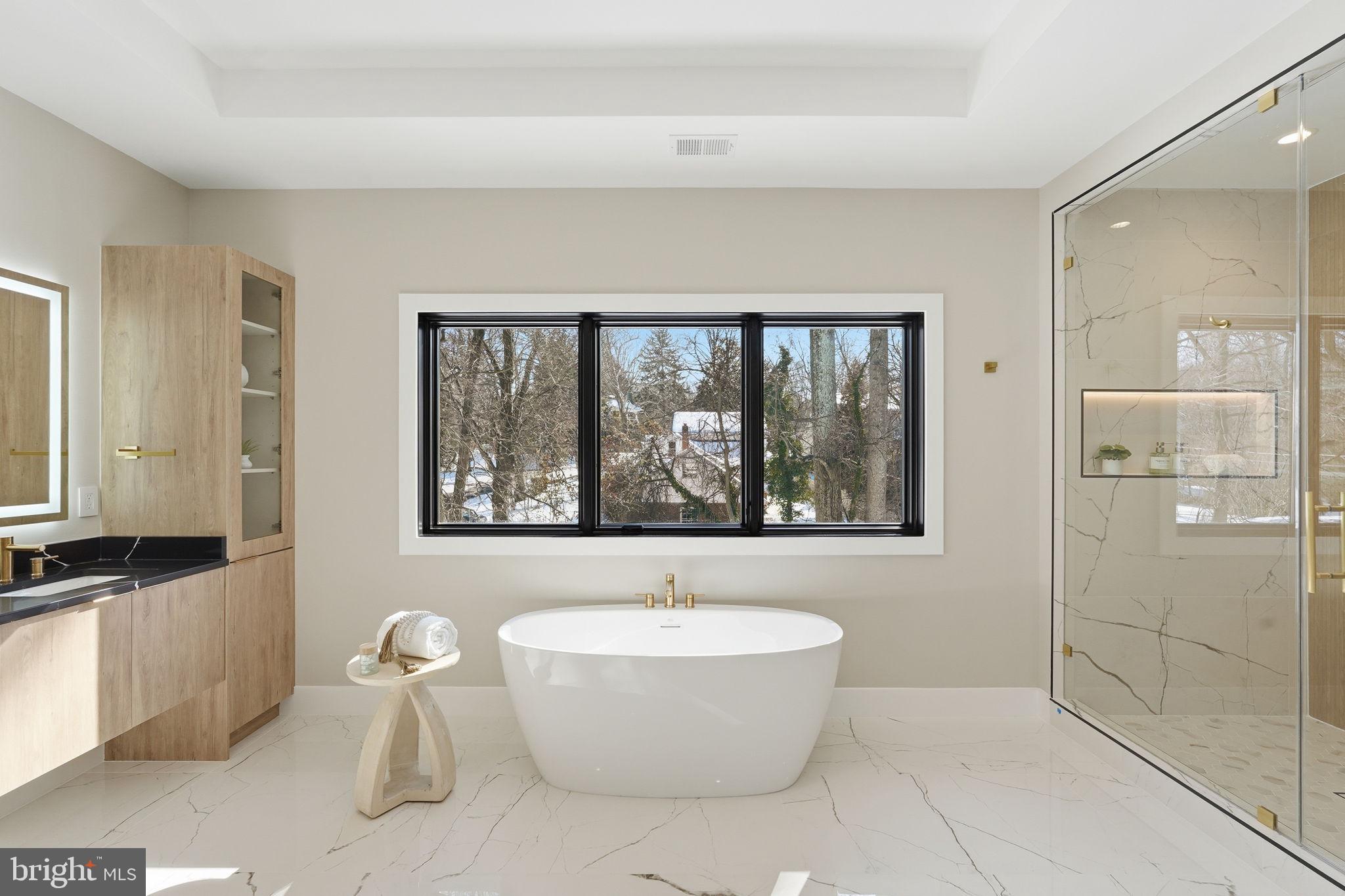 WESTHAMPTON - Residential