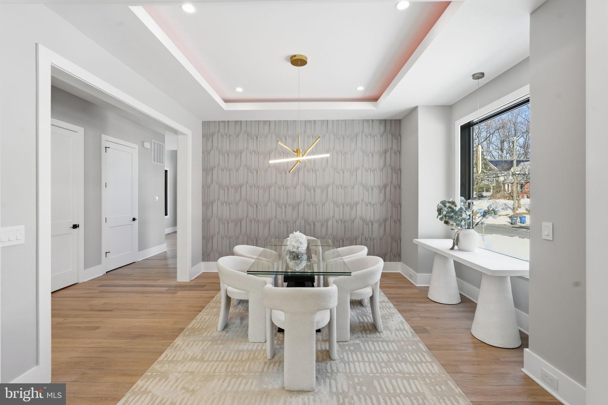 WESTHAMPTON - Residential