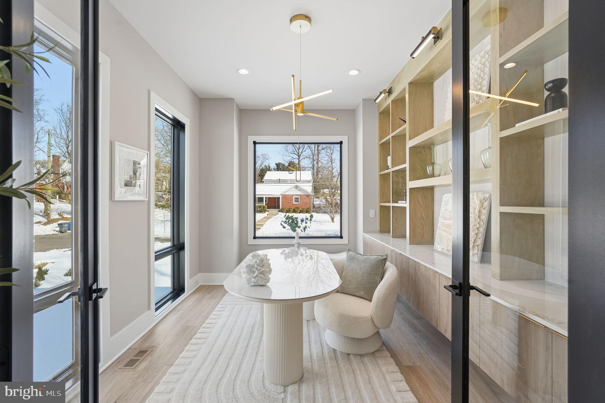 WESTHAMPTON - Residential