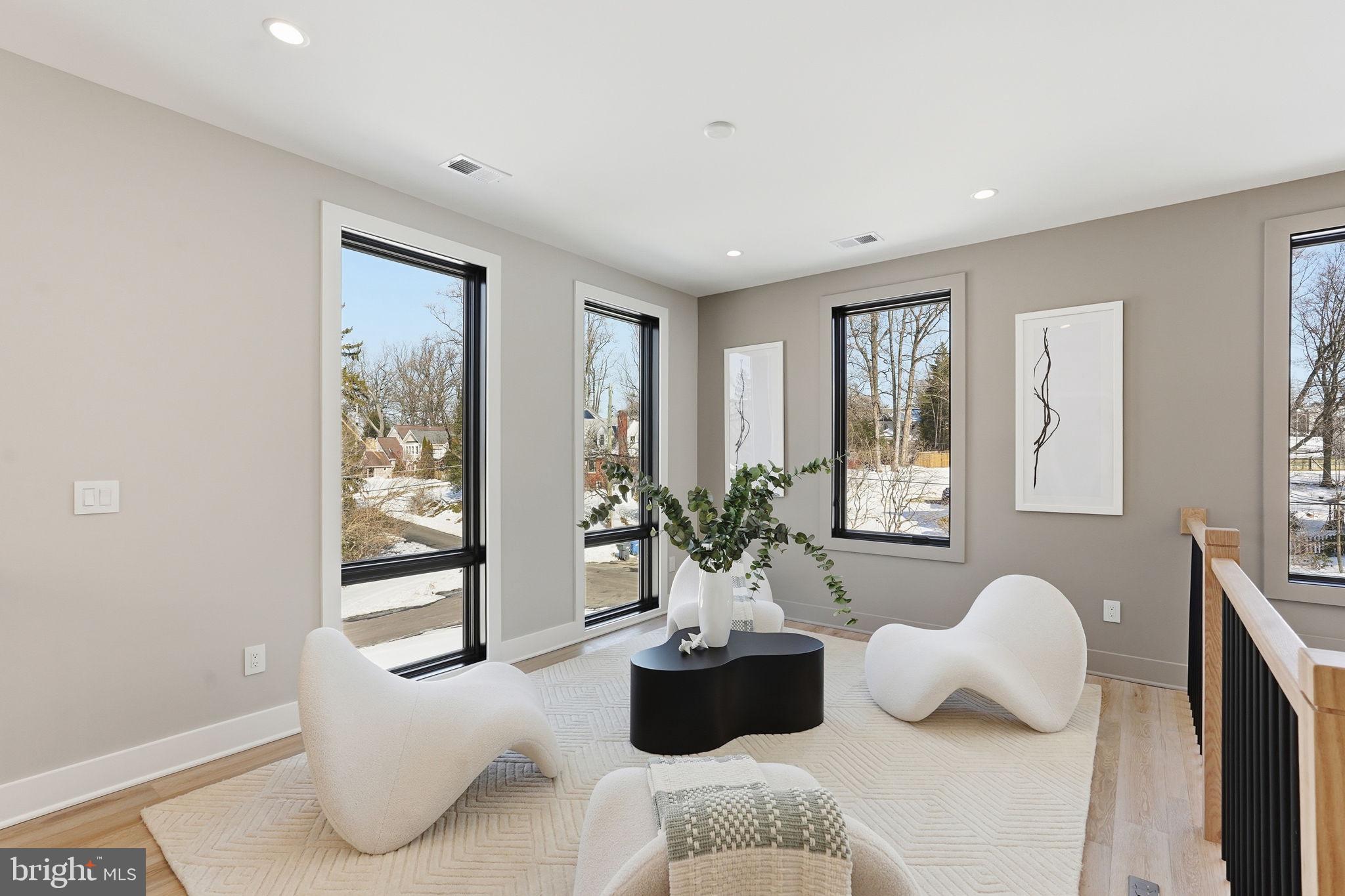 WESTHAMPTON - Residential