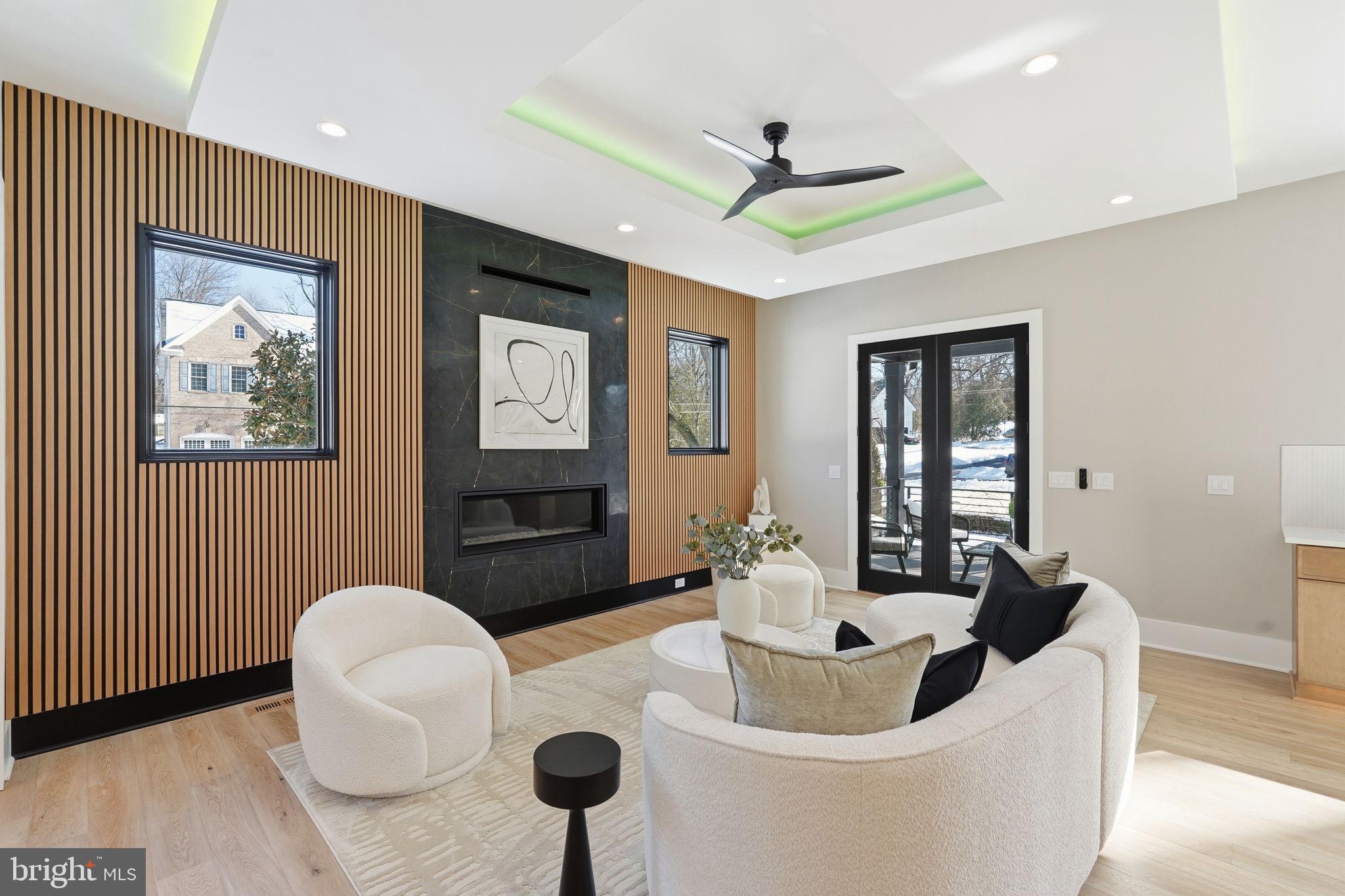 WESTHAMPTON - Residential