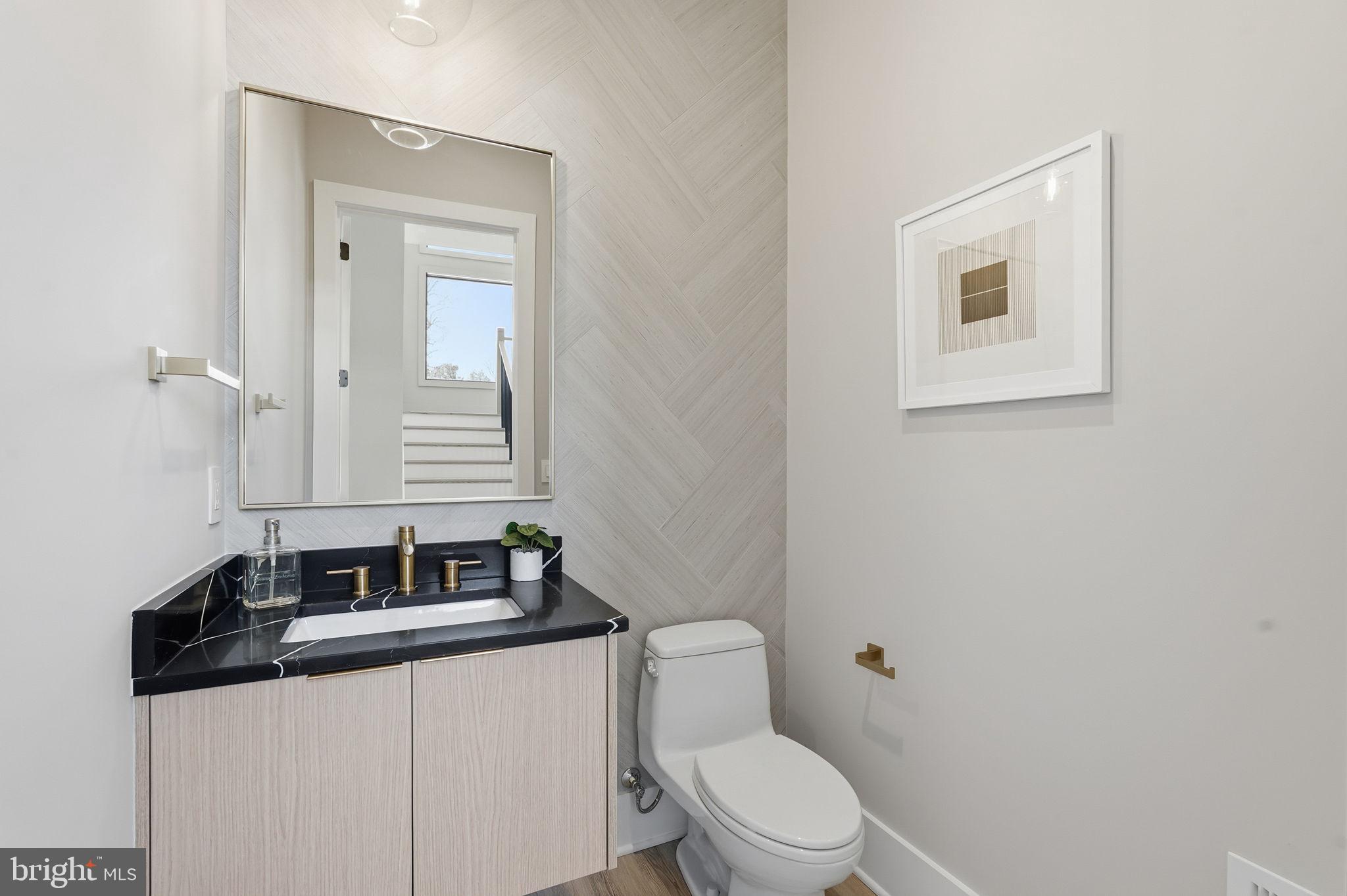 WESTHAMPTON - Residential