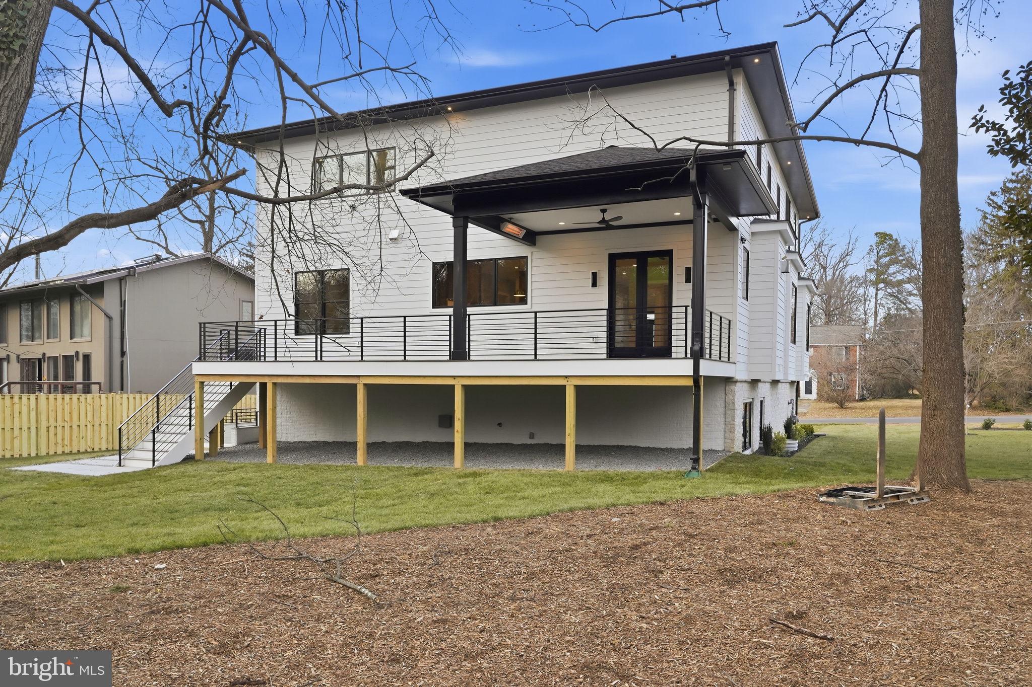 WESTHAMPTON - Residential