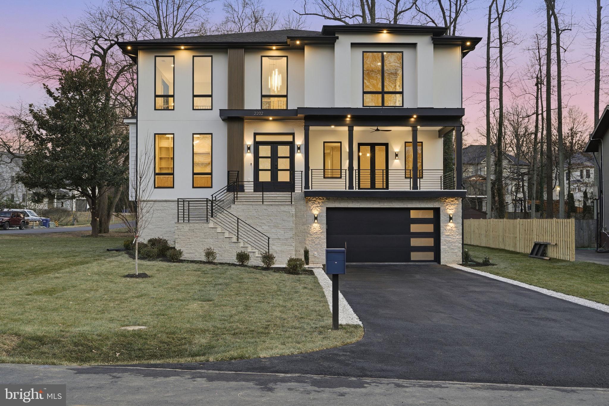 WESTHAMPTON - Residential