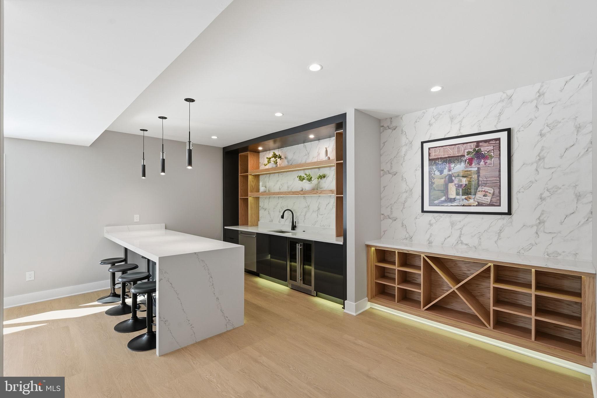 WESTHAMPTON - Residential