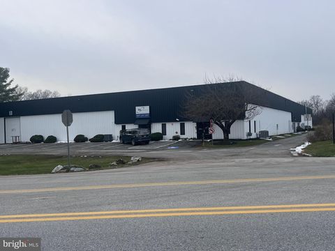 Photo of 310 Emig Road, YORK, PA 17406 (MLS # PAYK2094846)