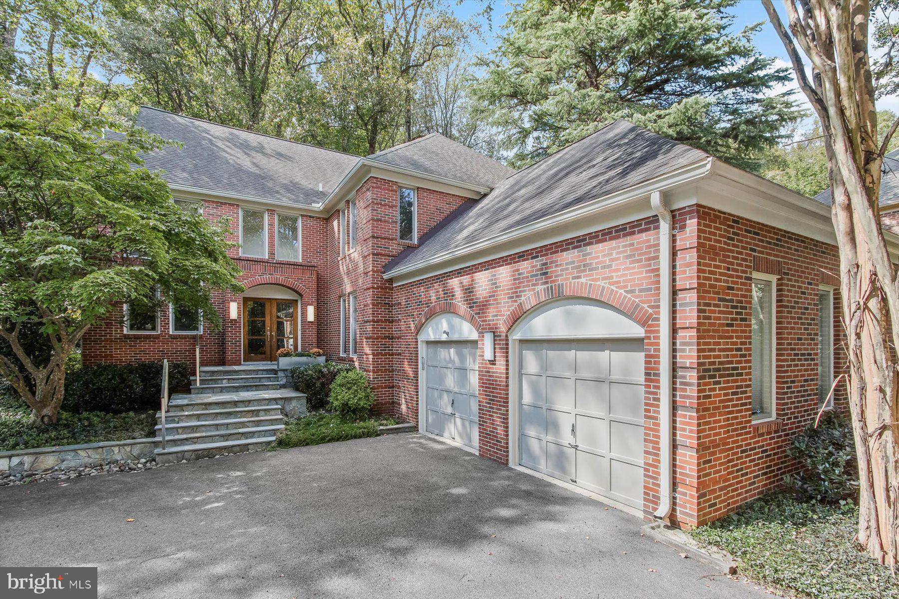 CARDEROCK SPRINGS - Residential