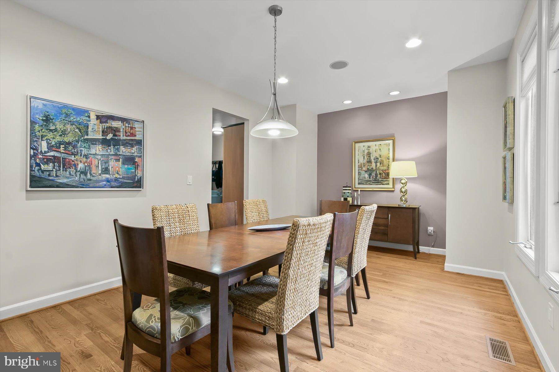 CARDEROCK SPRINGS - Residential