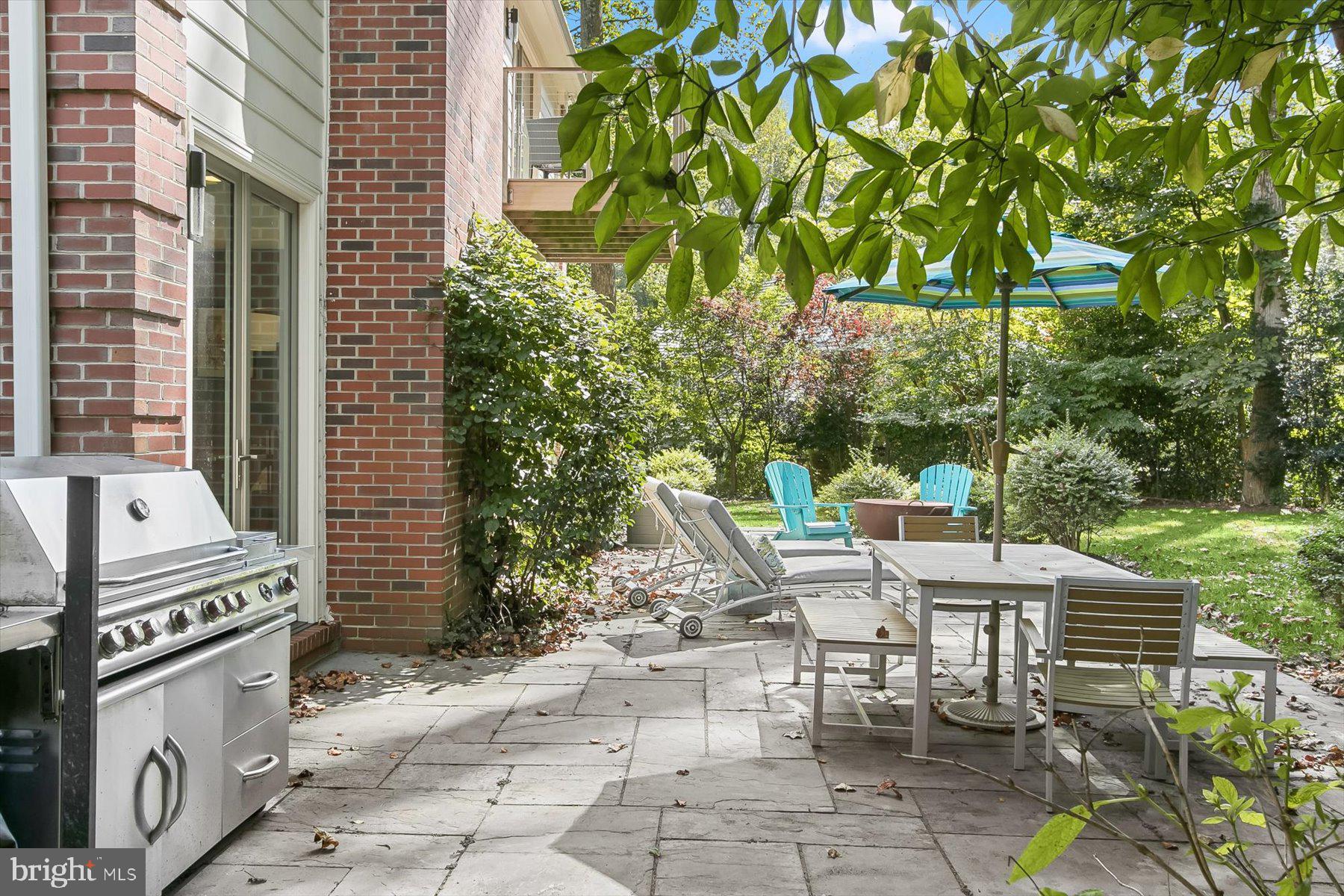 CARDEROCK SPRINGS - Residential