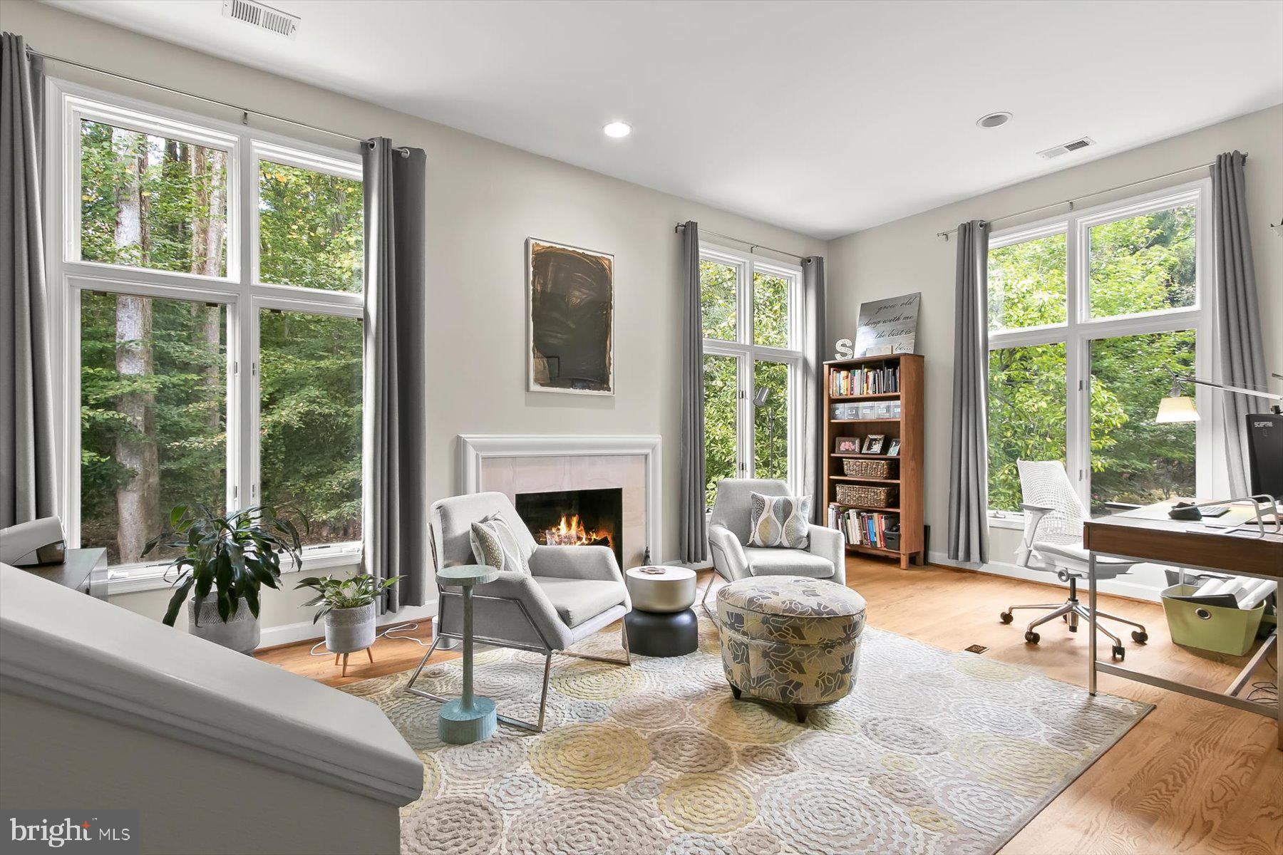 CARDEROCK SPRINGS - Residential