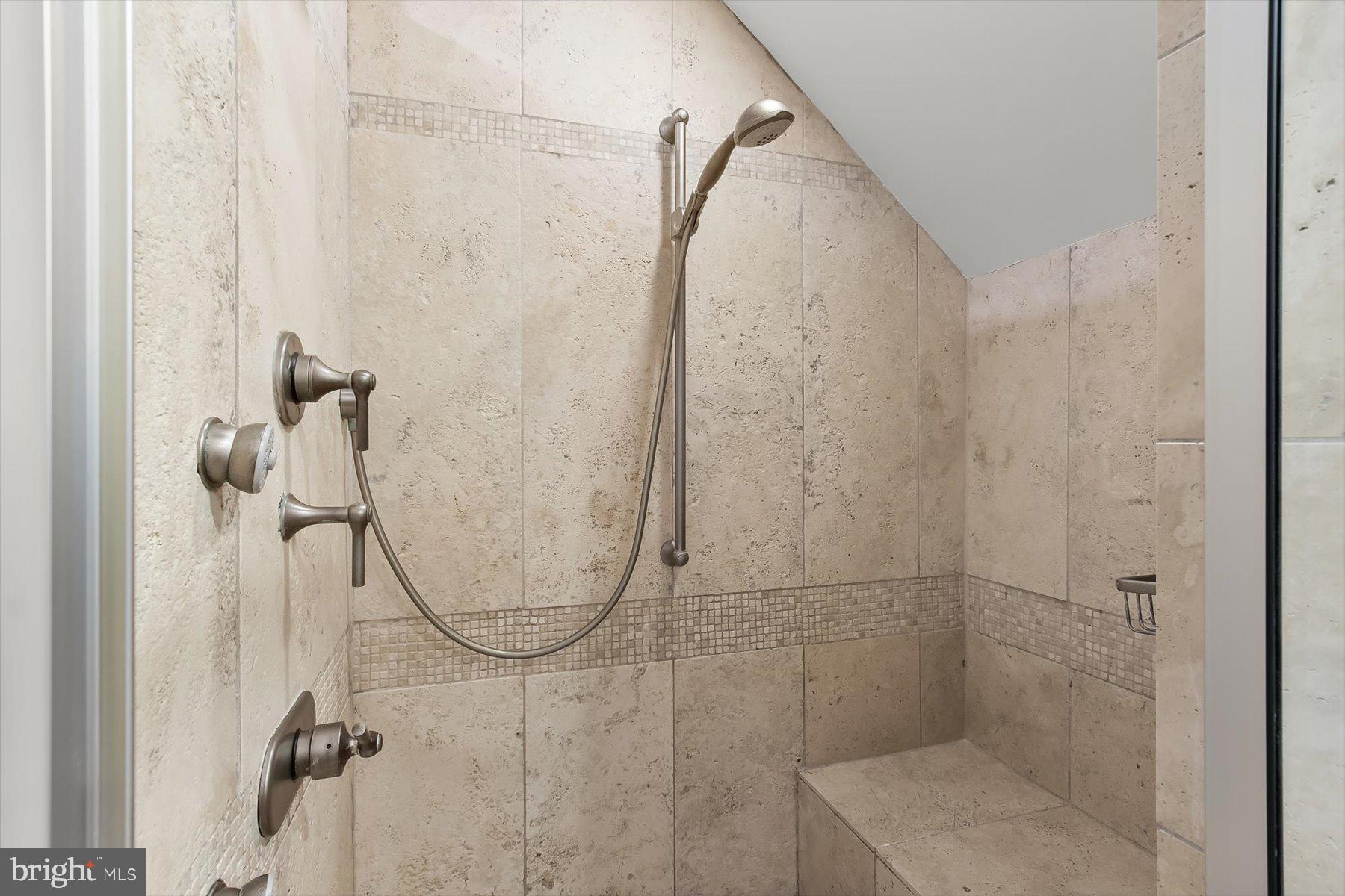 CARDEROCK SPRINGS - Residential