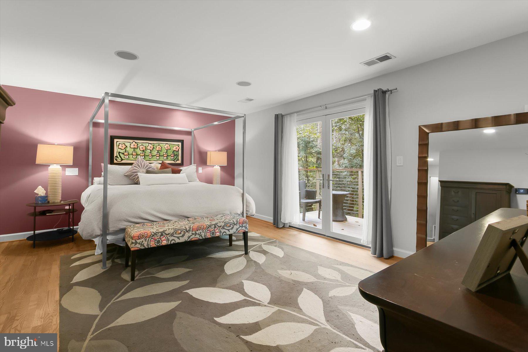 CARDEROCK SPRINGS - Residential