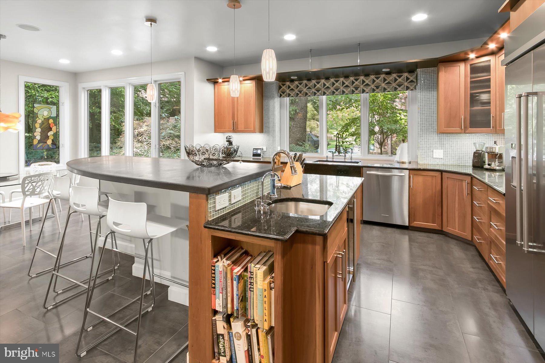 CARDEROCK SPRINGS - Residential