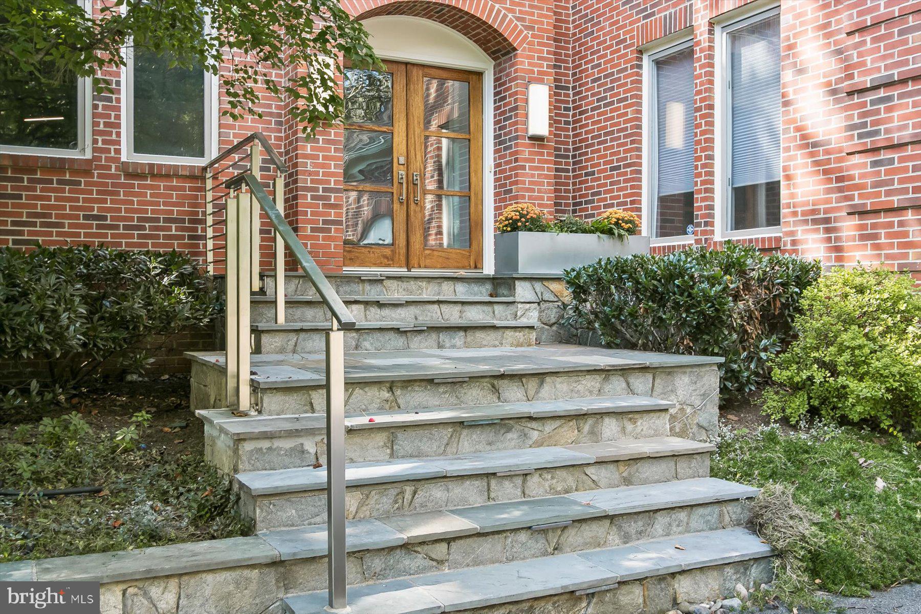 CARDEROCK SPRINGS - Residential