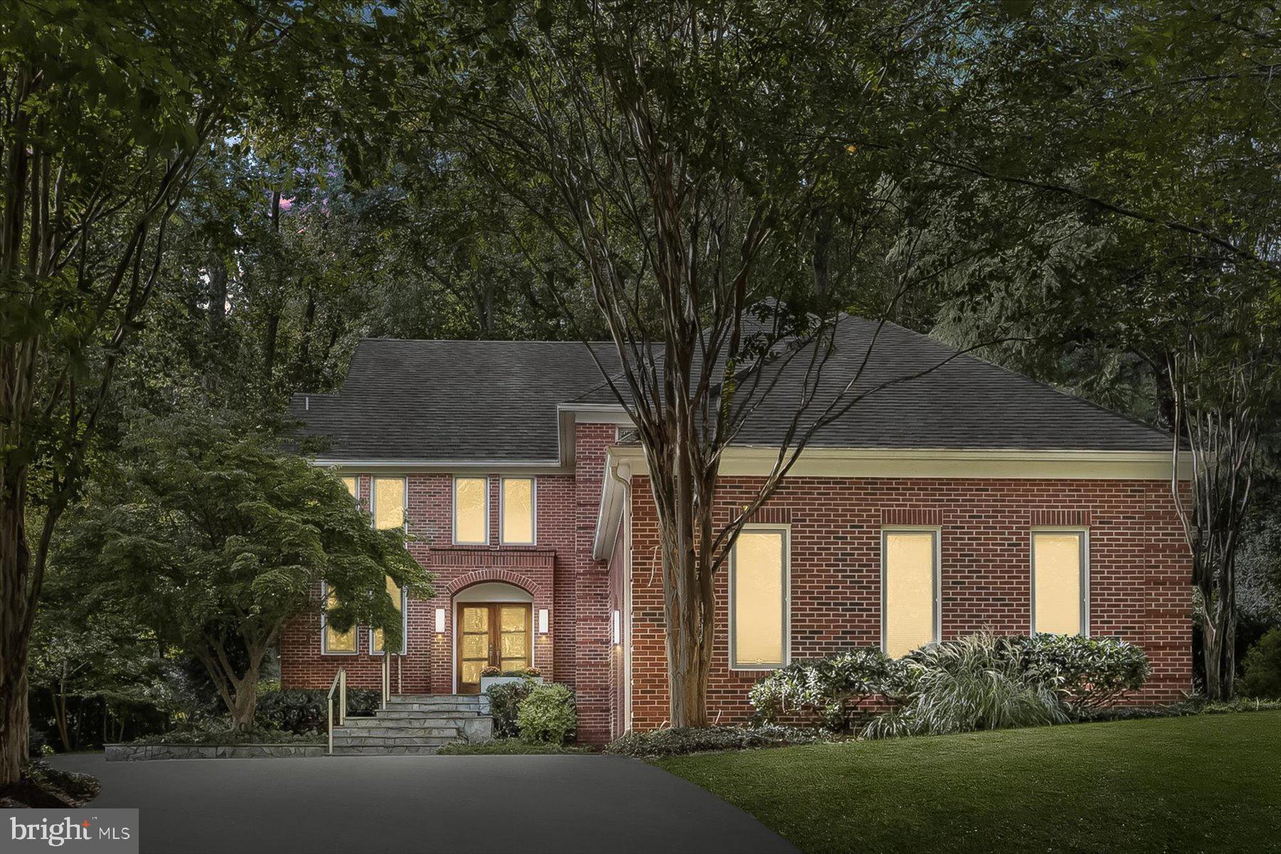 CARDEROCK SPRINGS - Residential