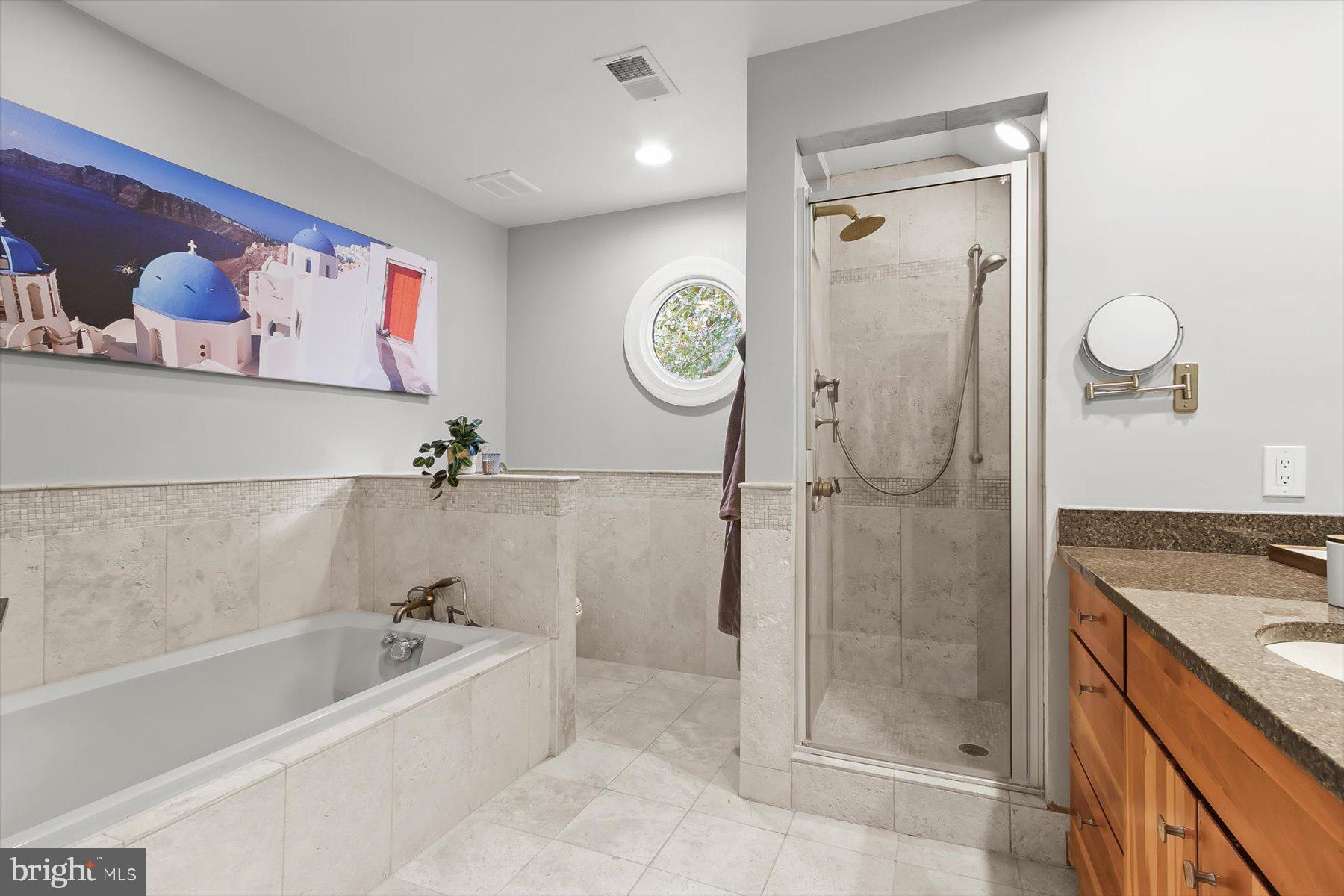 CARDEROCK SPRINGS - Residential