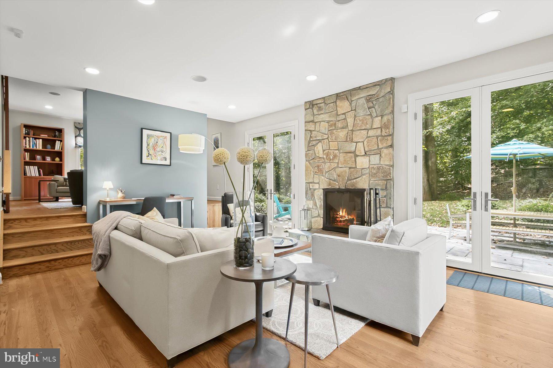 CARDEROCK SPRINGS - Residential