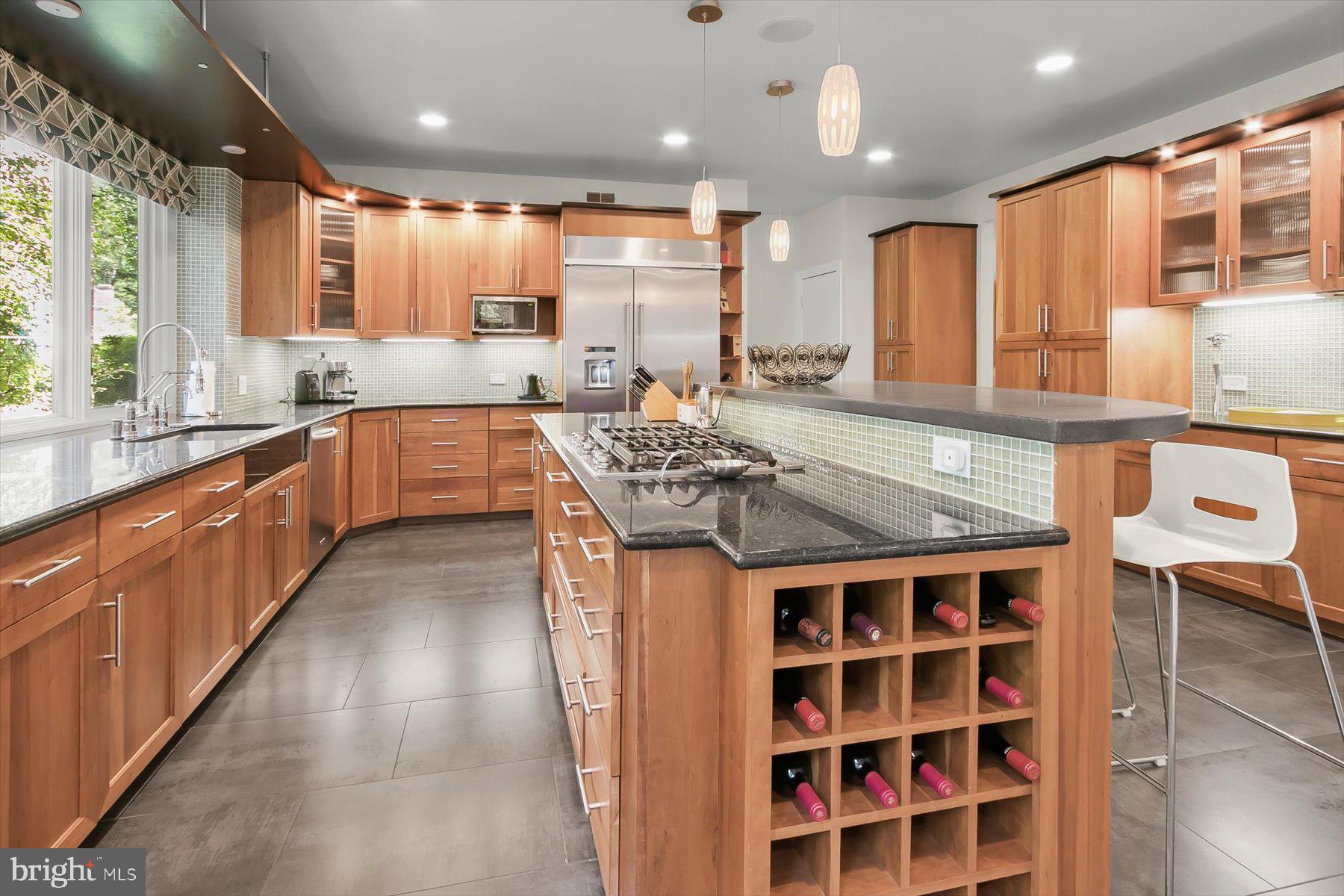 CARDEROCK SPRINGS - Residential