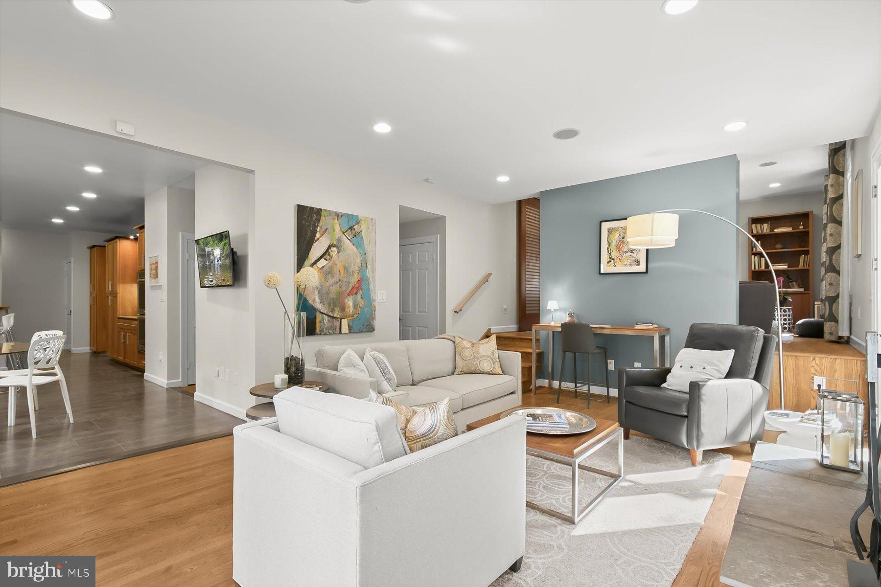 CARDEROCK SPRINGS - Residential